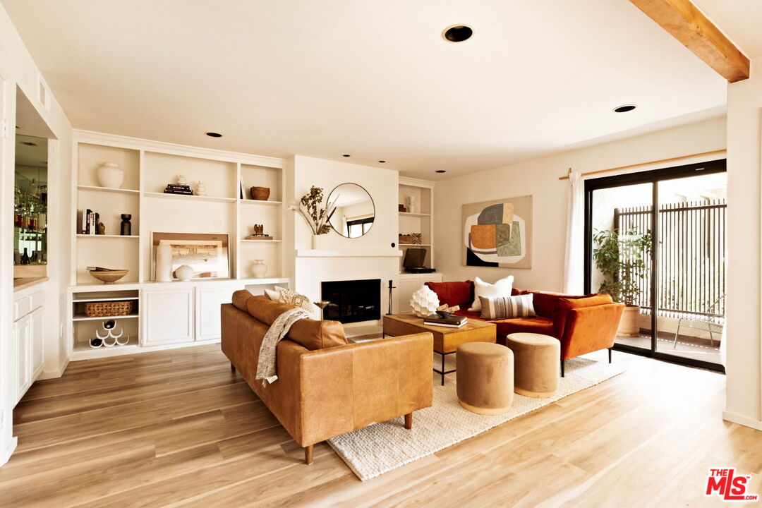 1942 Grace Ave Unit: 118