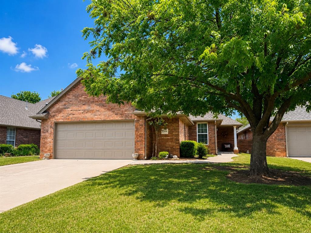 12504 W Greenlea Chase