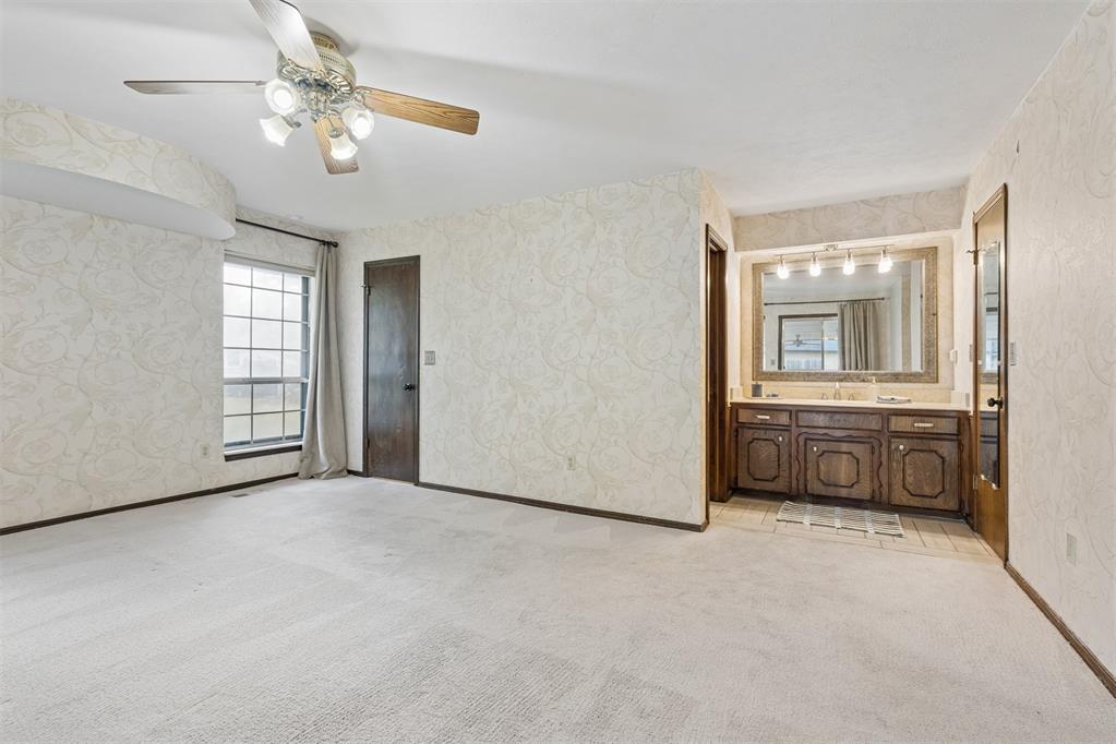 404 W Charlotte Drive