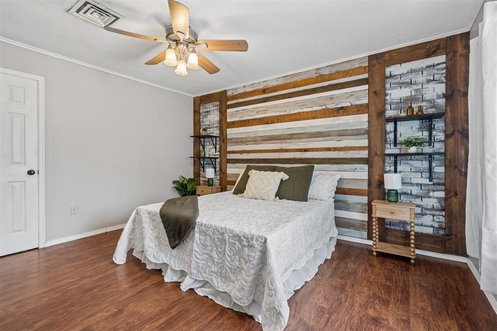 912 Mockingbird Lane