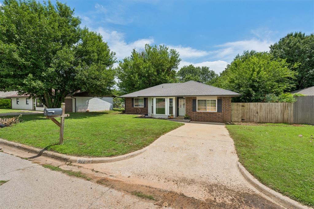 912 Mockingbird Lane