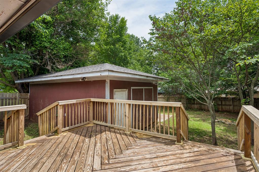 912 Mockingbird Lane