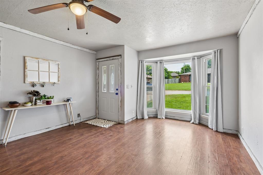 912 Mockingbird Lane
