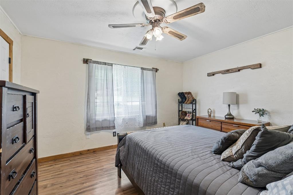 912 Mockingbird Lane