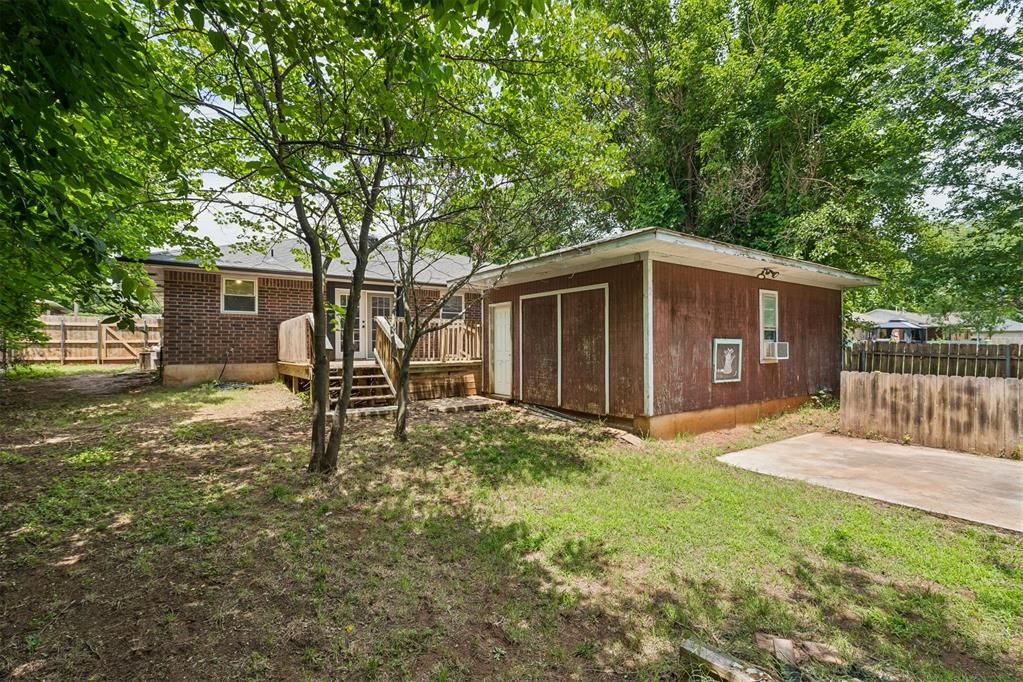 912 Mockingbird Lane