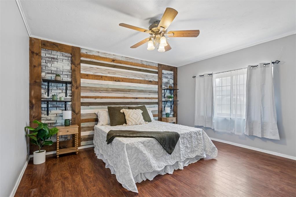 912 Mockingbird Lane