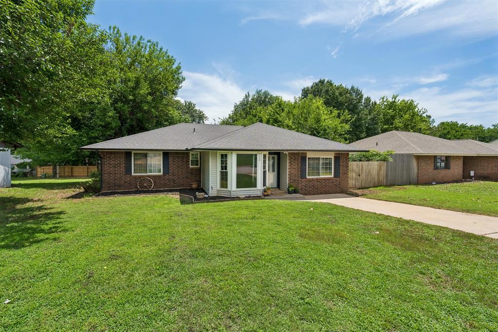 912 Mockingbird Lane