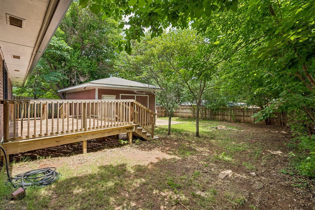 912 Mockingbird Lane