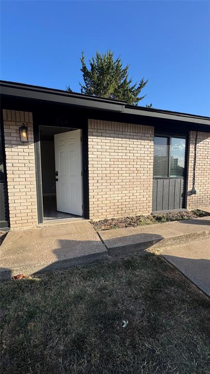 914 Drake Drive Unit: 914