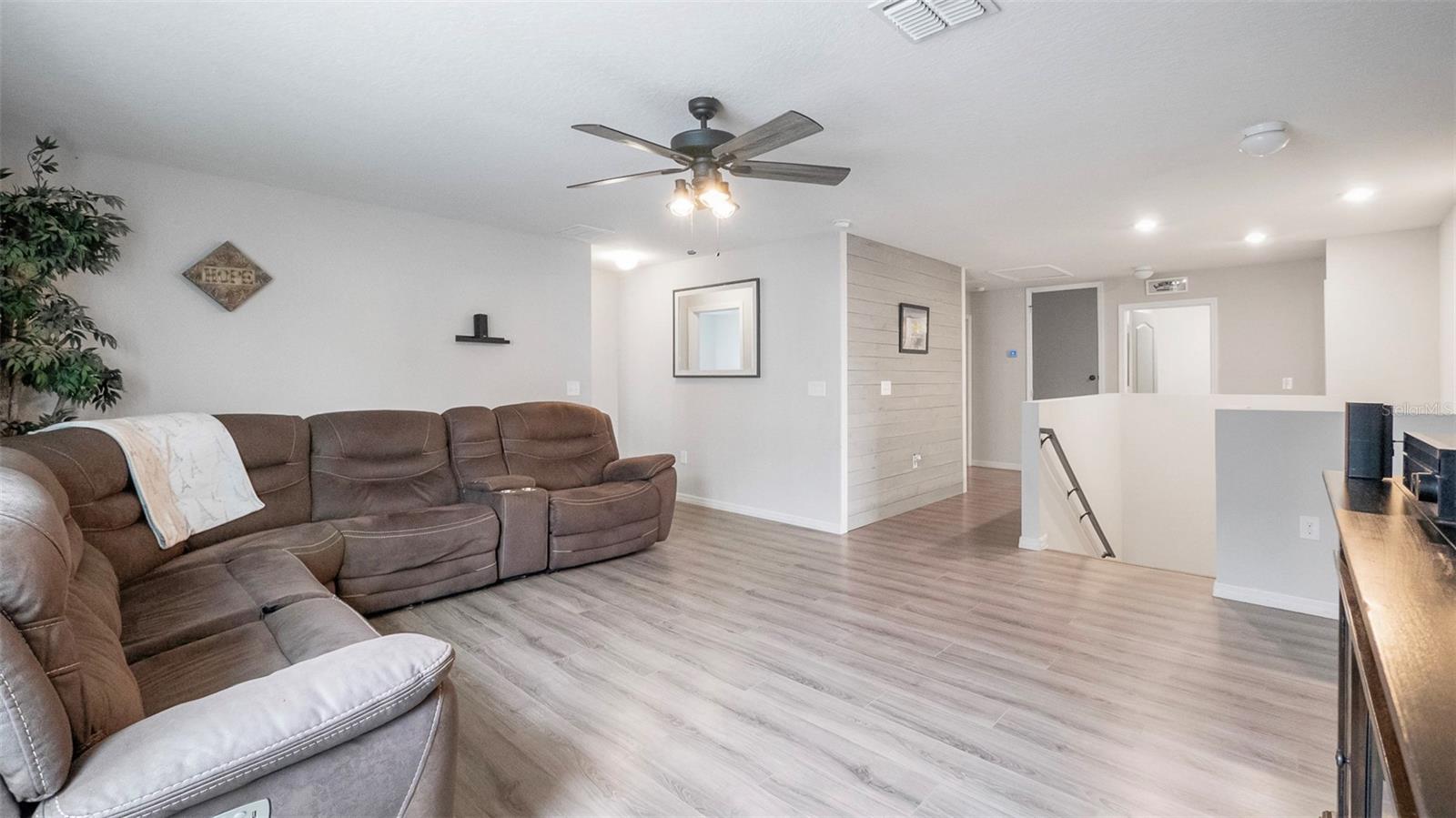 288 LAKE LUCERNE WAY