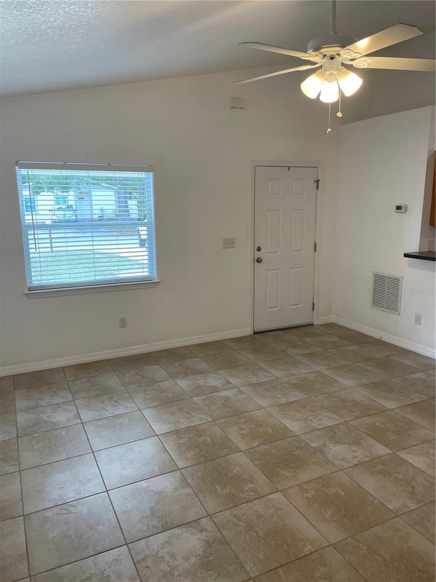 409 CRABTREE AVE