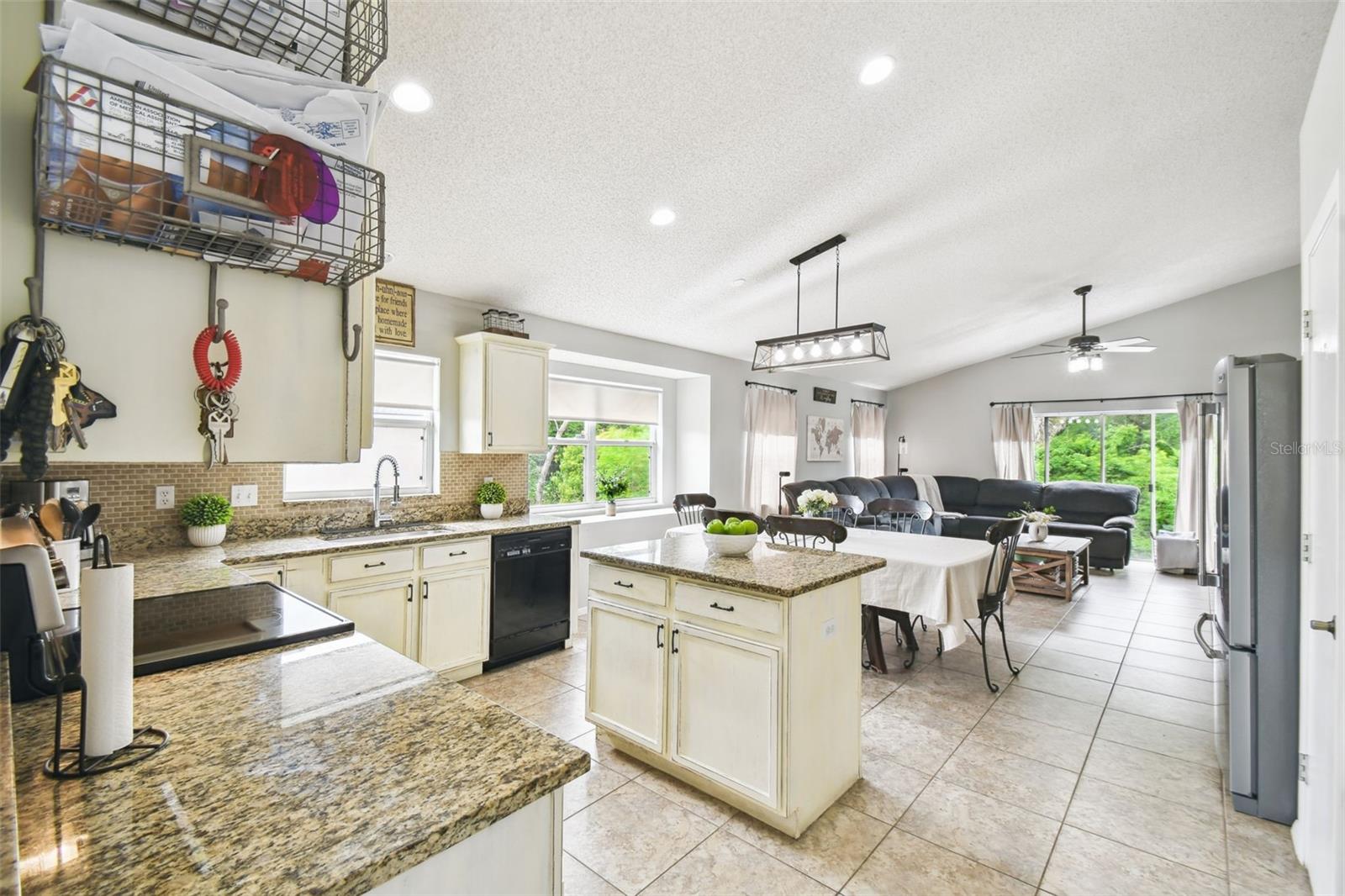 7243 MINIPPI DR