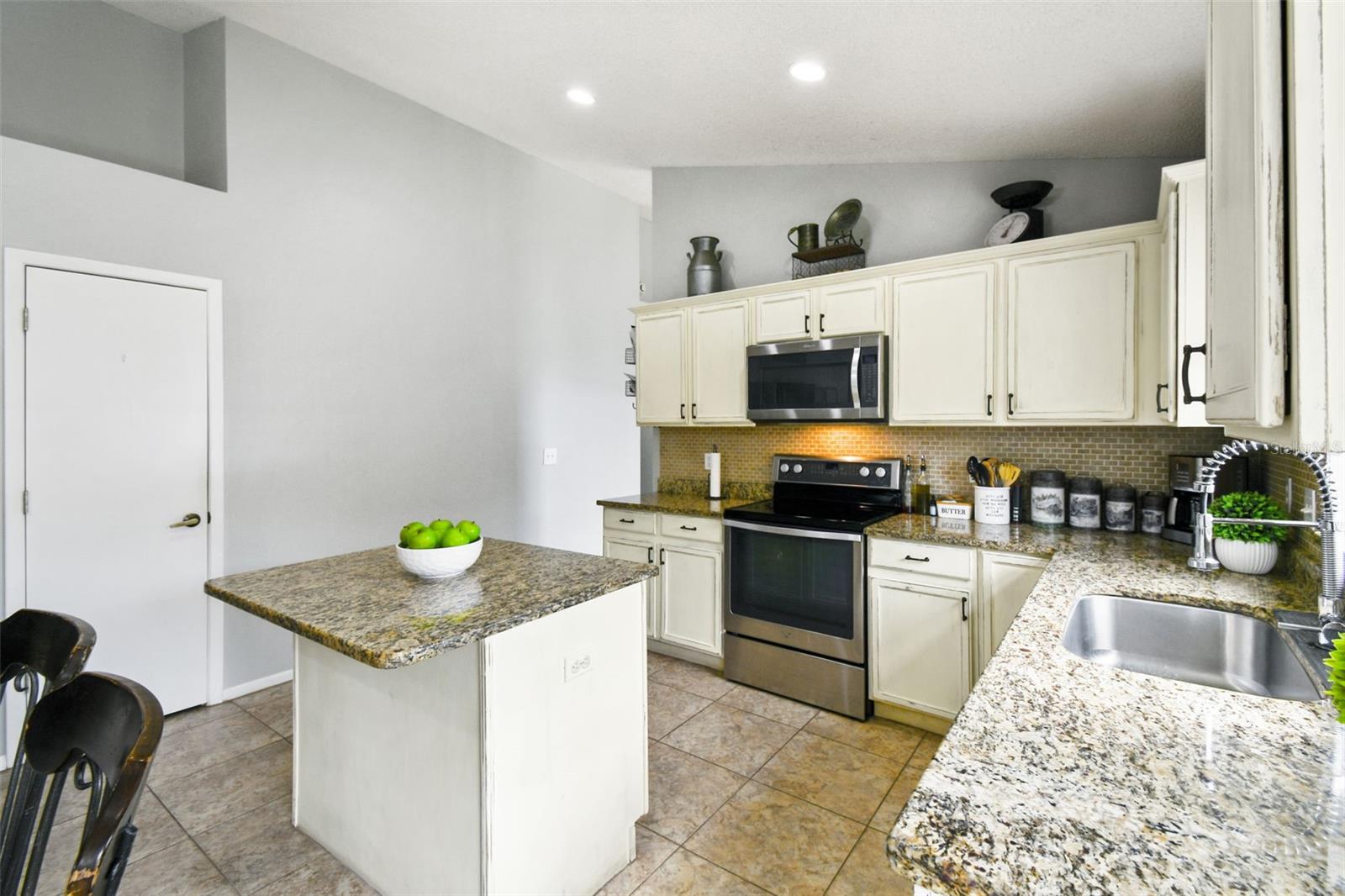 7243 MINIPPI DR