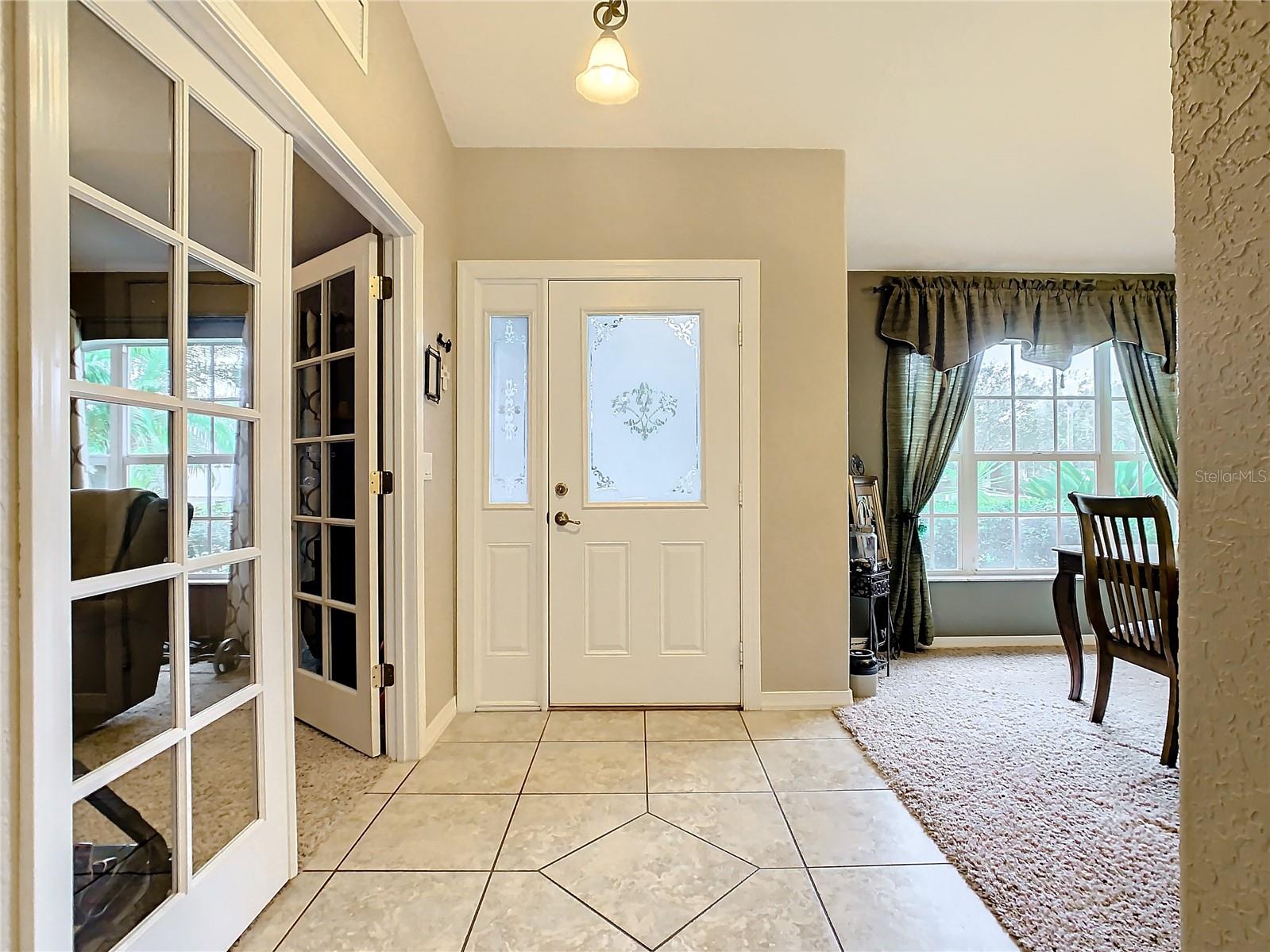 1120 CREEKVIEW CT