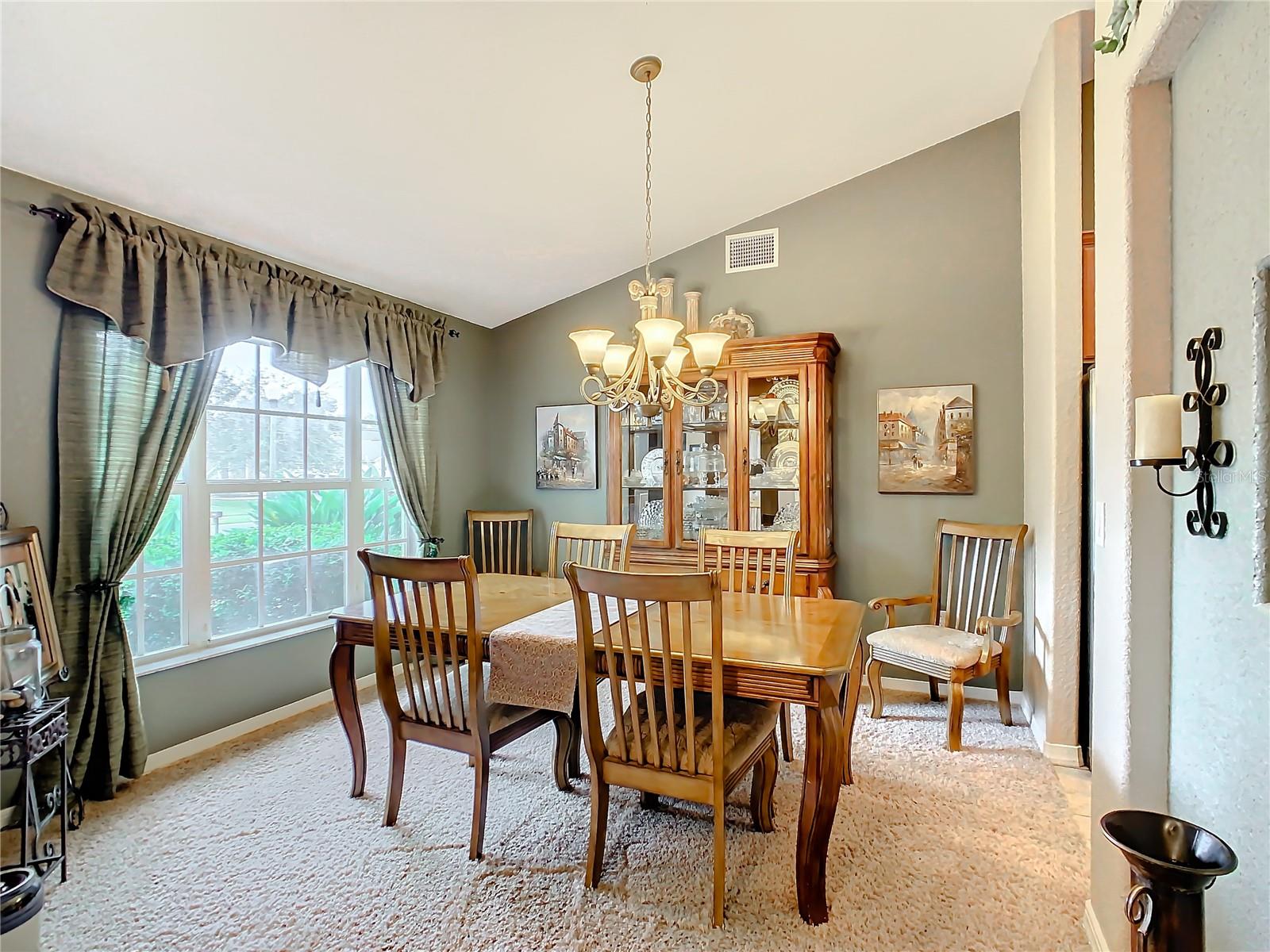 1120 CREEKVIEW CT