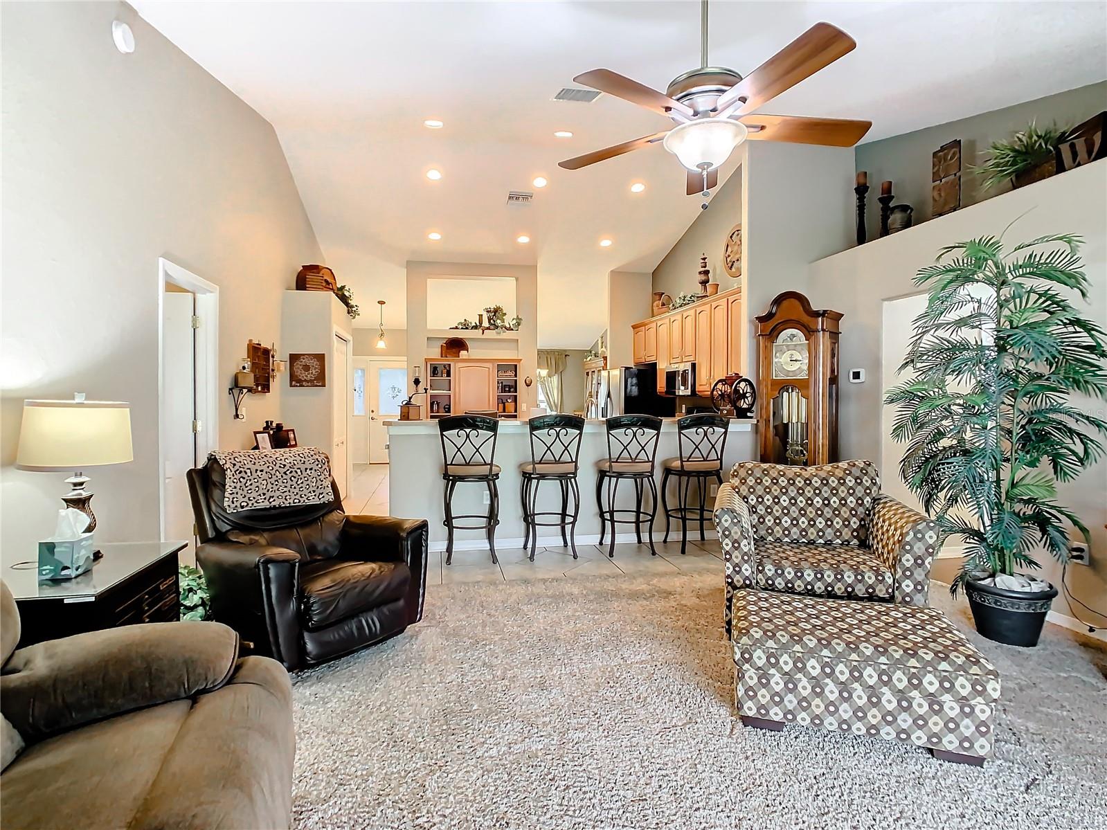 1120 CREEKVIEW CT