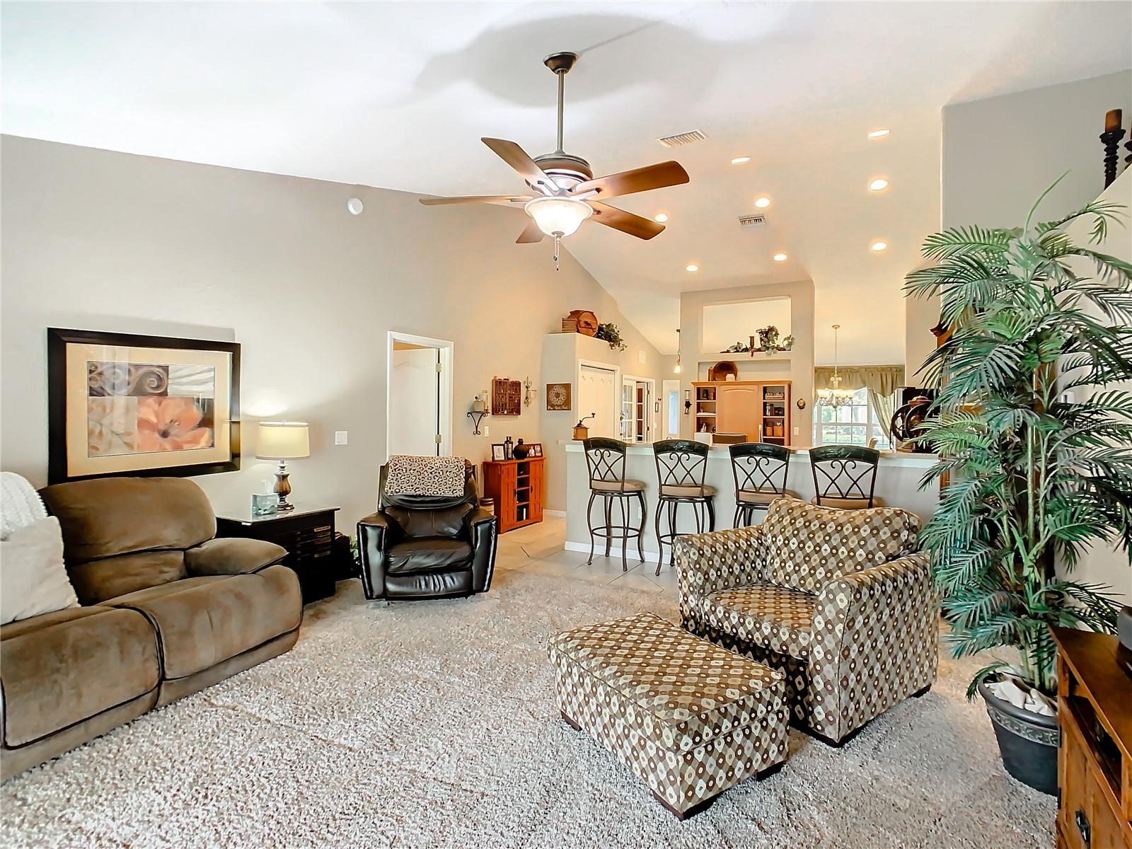 1120 CREEKVIEW CT