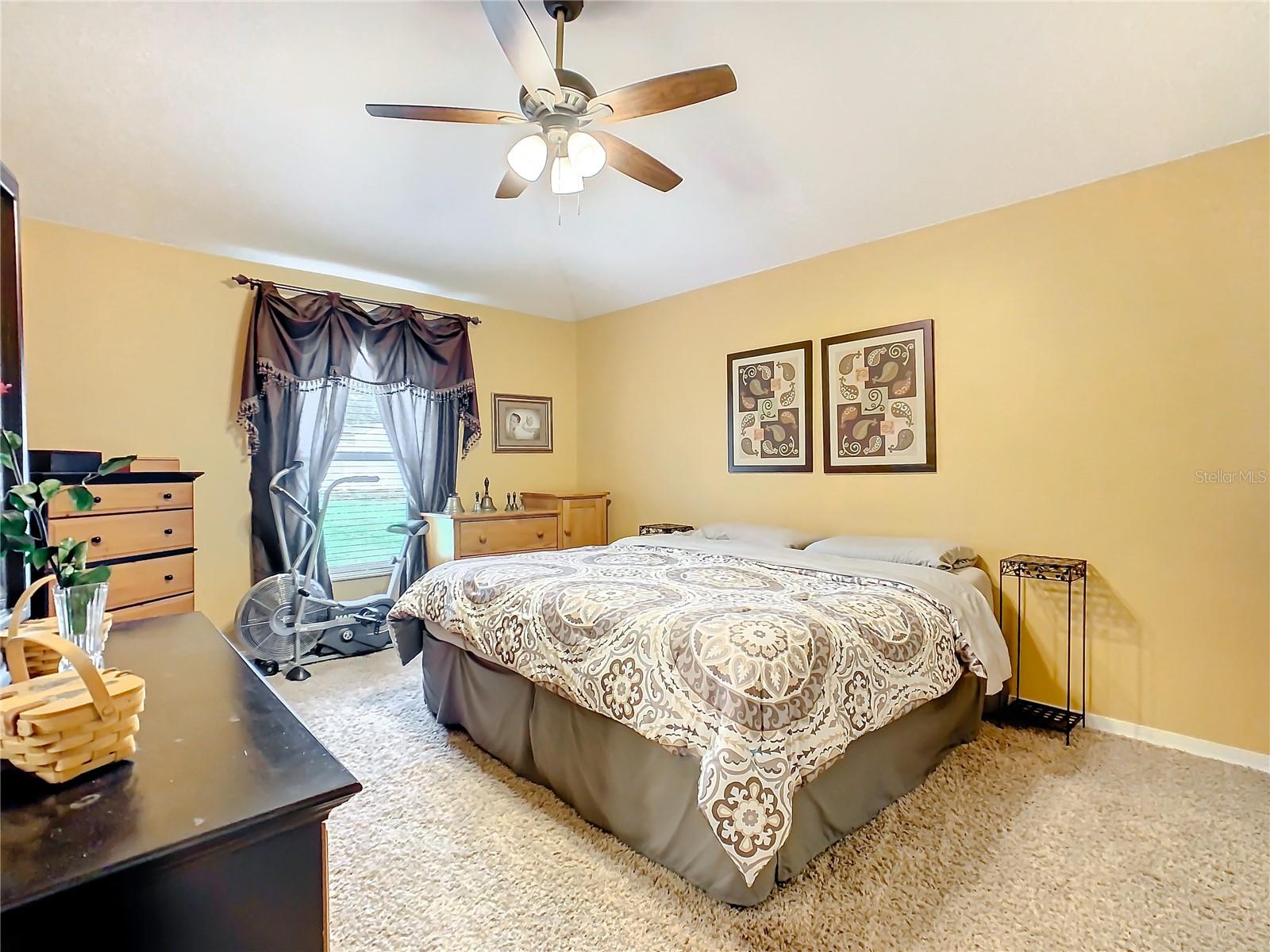 1120 CREEKVIEW CT