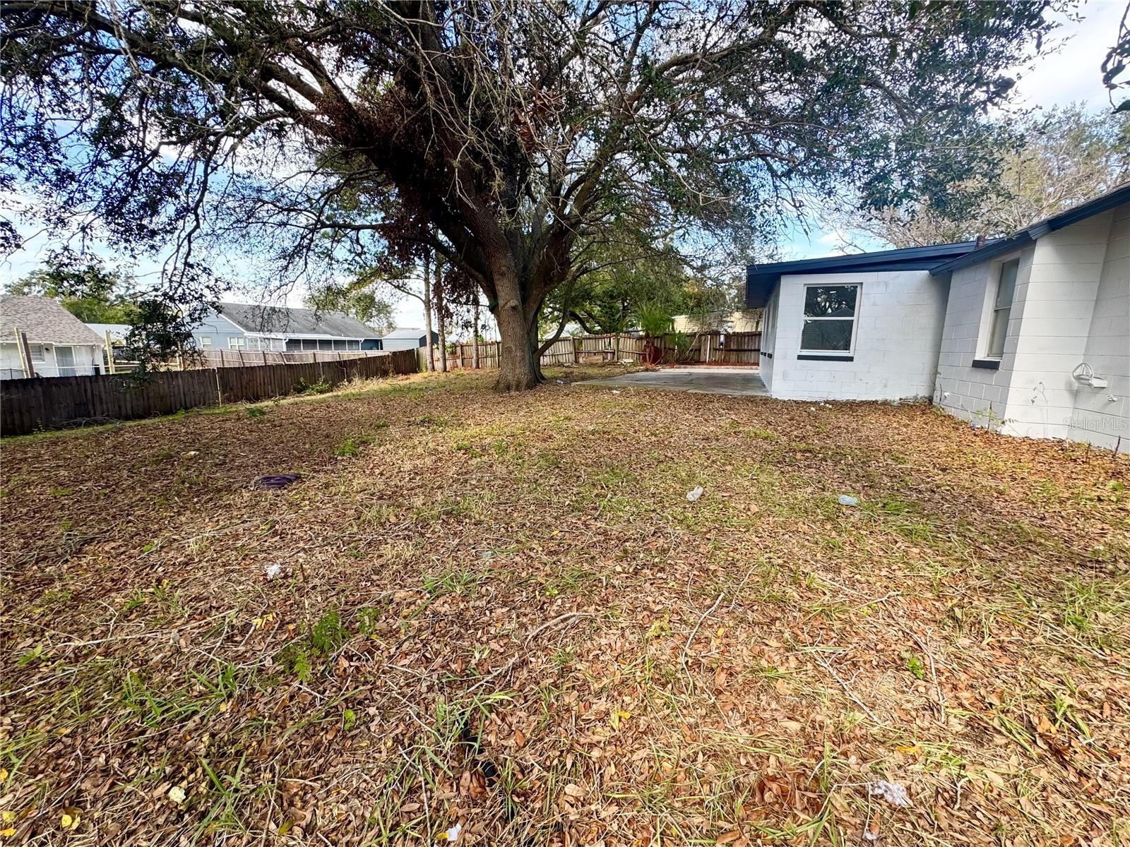 7450 CROOKED LAKE CIR