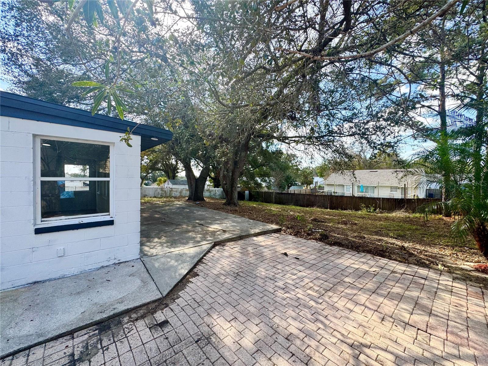 7450 CROOKED LAKE CIR