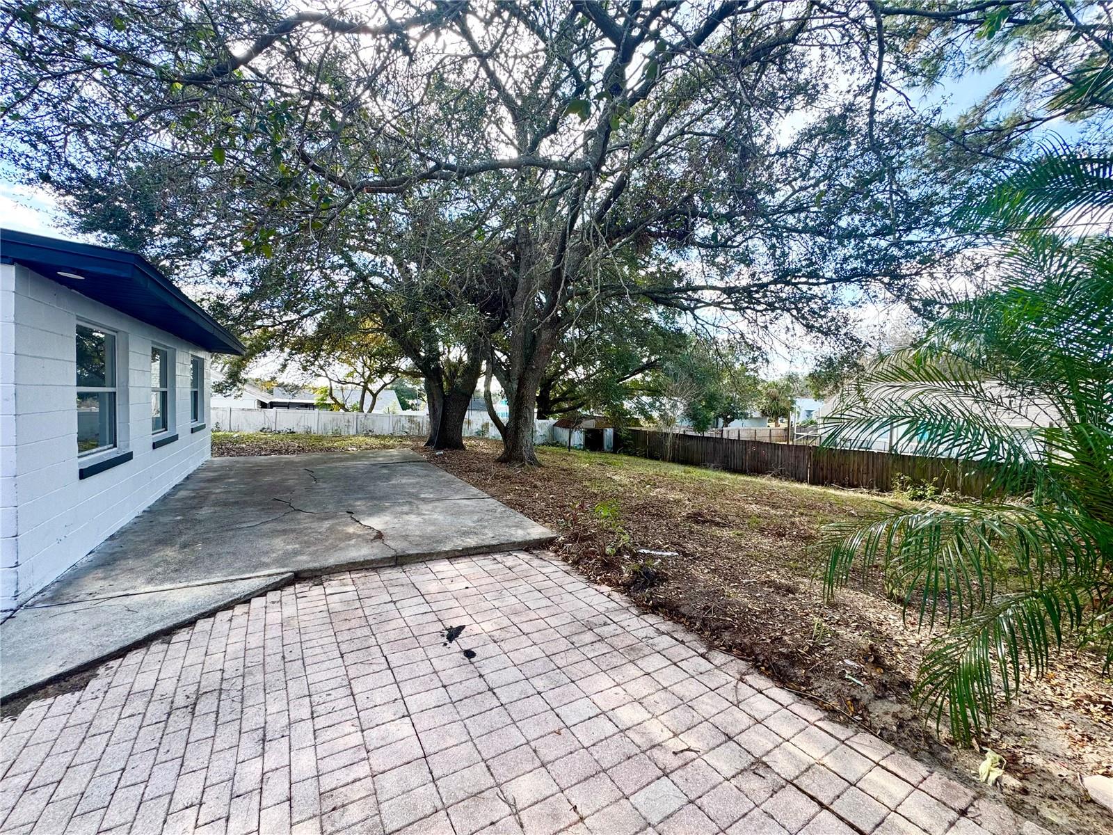 7450 CROOKED LAKE CIR