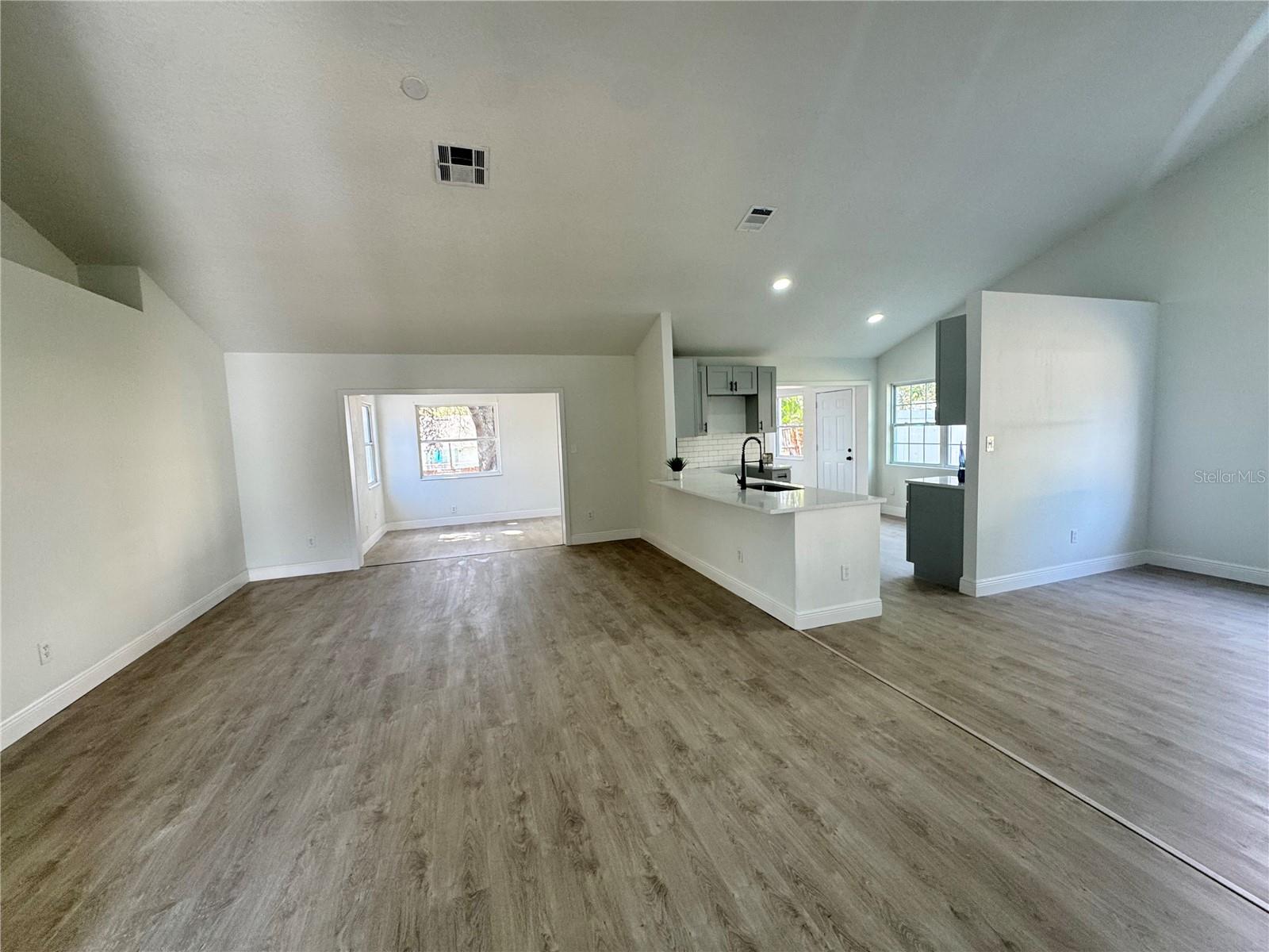 7450 CROOKED LAKE CIR