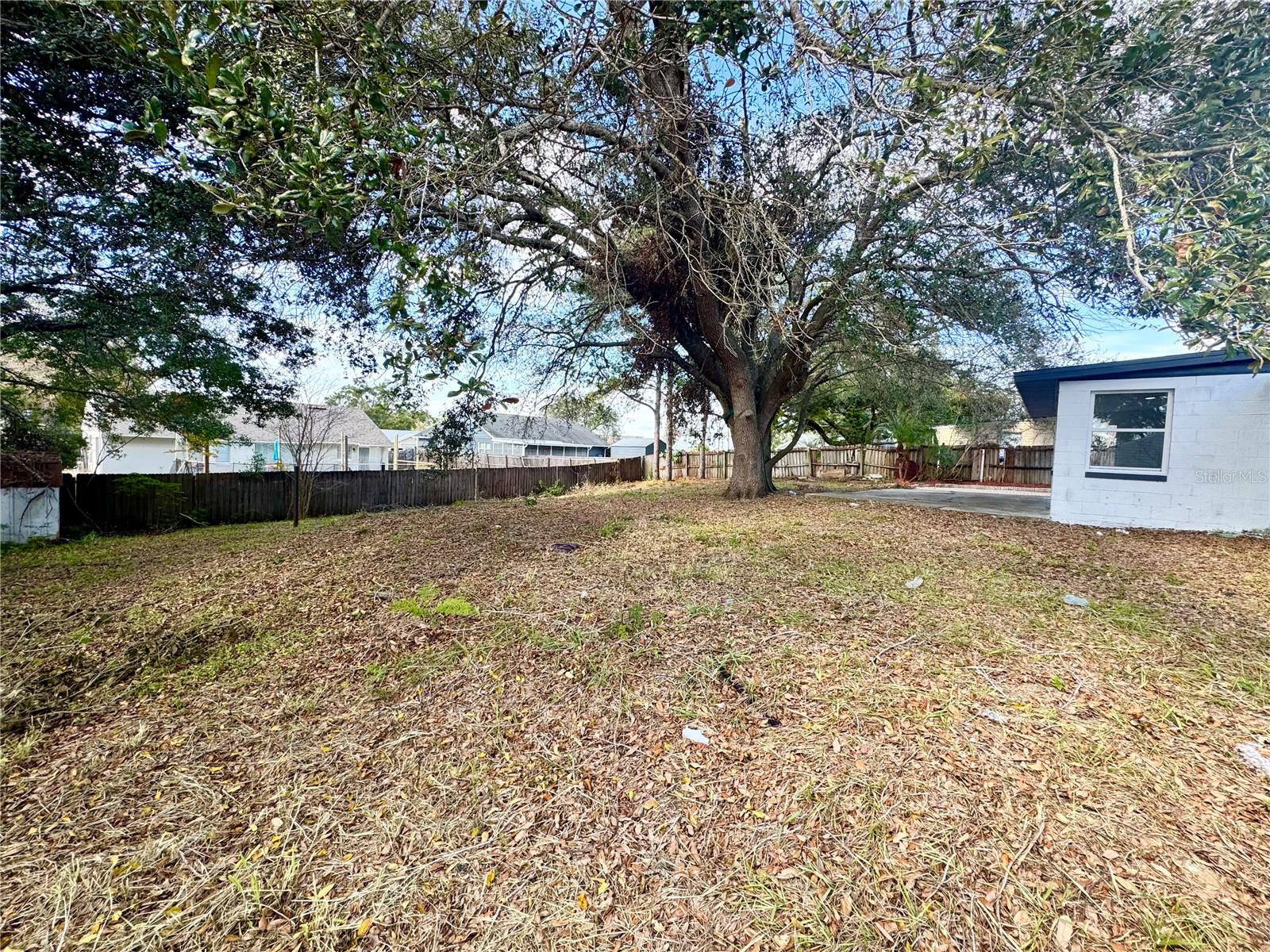 7450 CROOKED LAKE CIR
