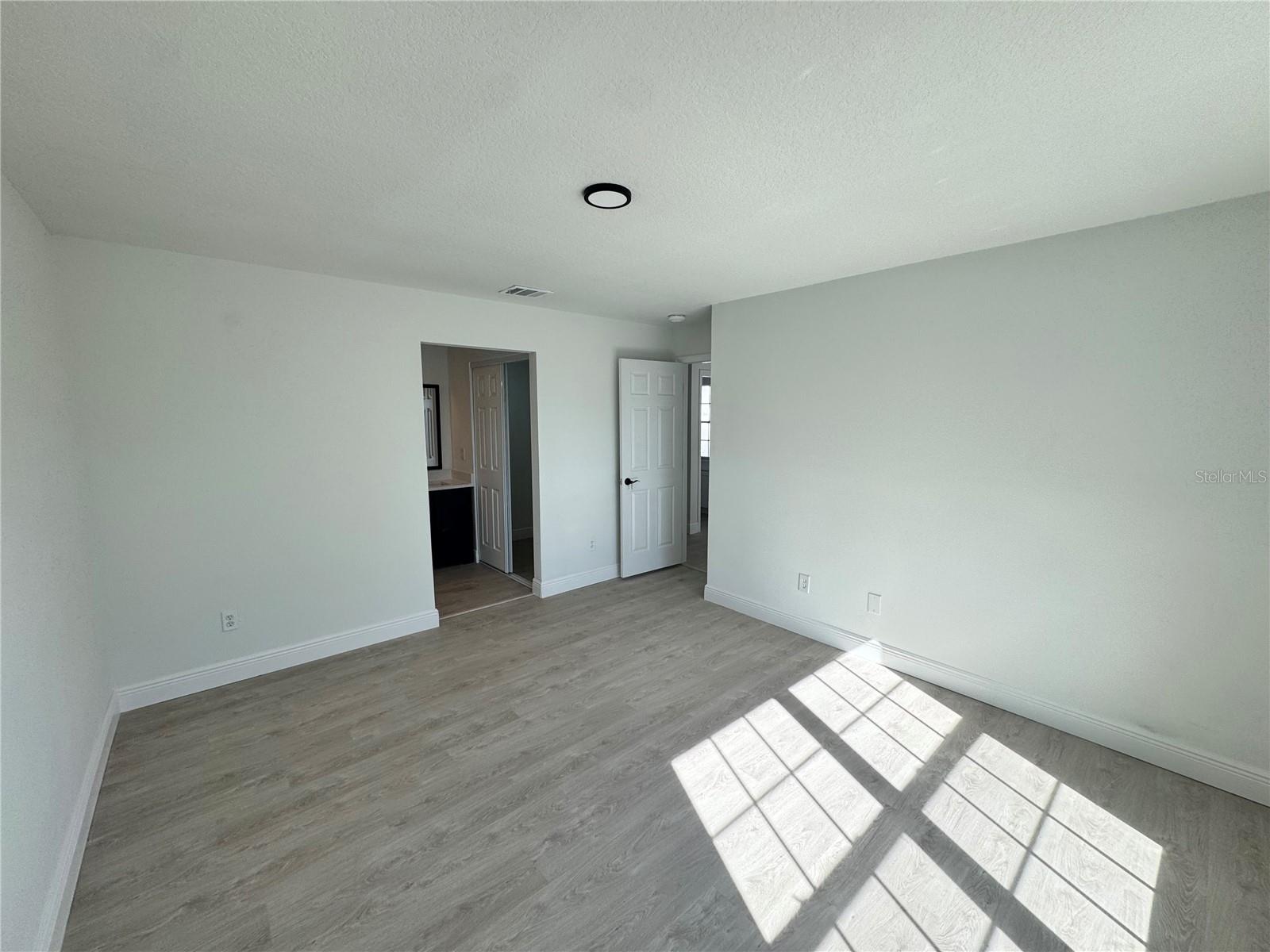 7450 CROOKED LAKE CIR