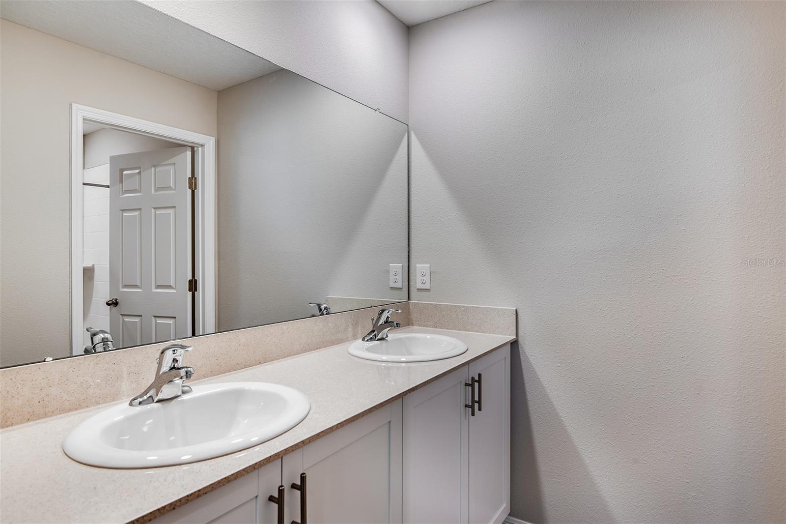 4731 ROLLING LAKE LN