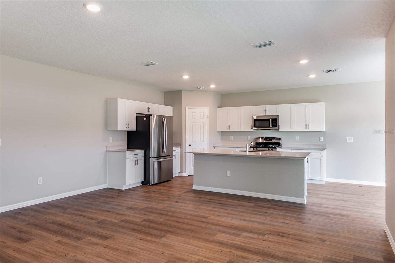 4731 ROLLING LAKE LN