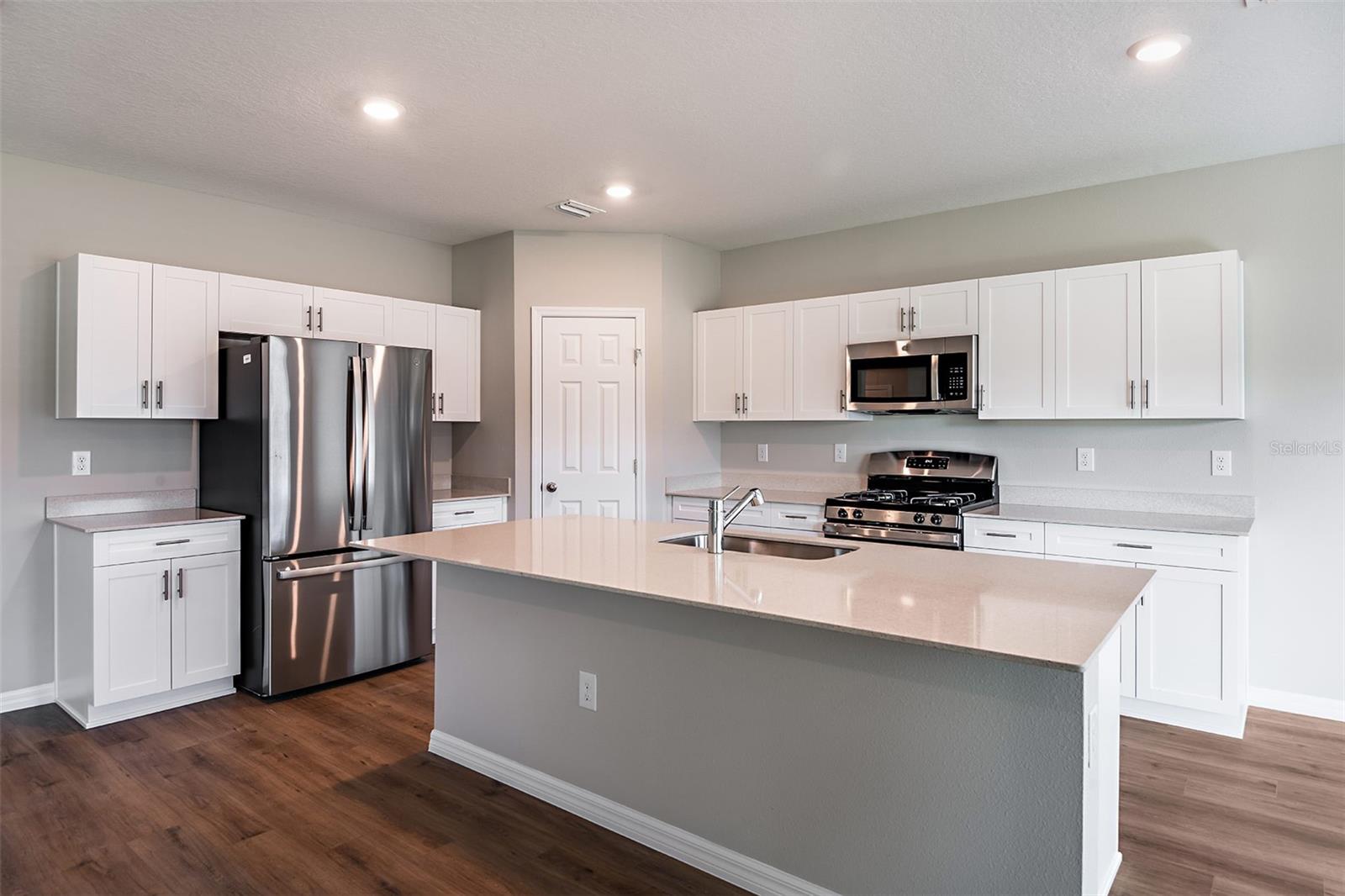 4731 ROLLING LAKE LN