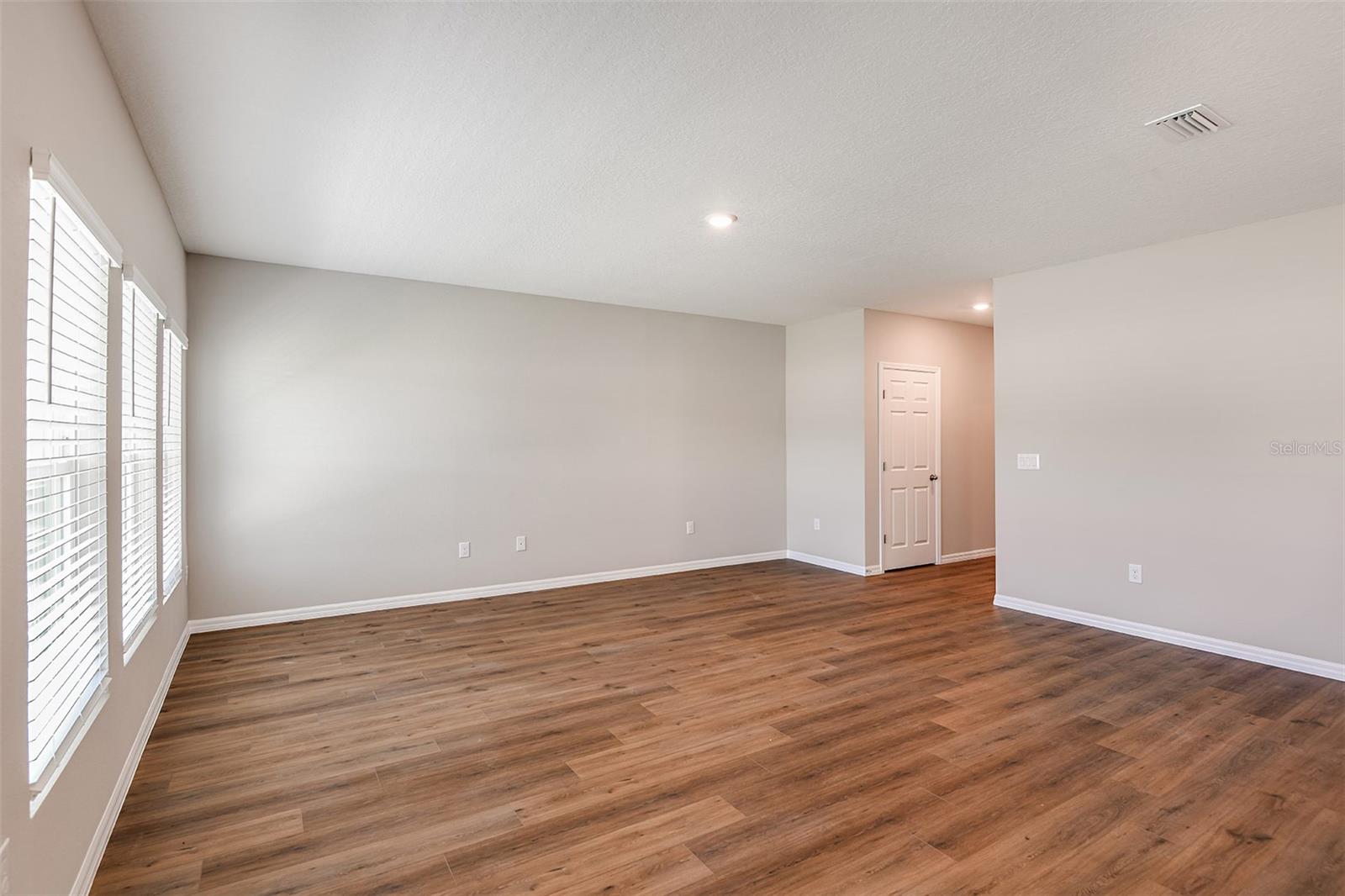 4731 ROLLING LAKE LN