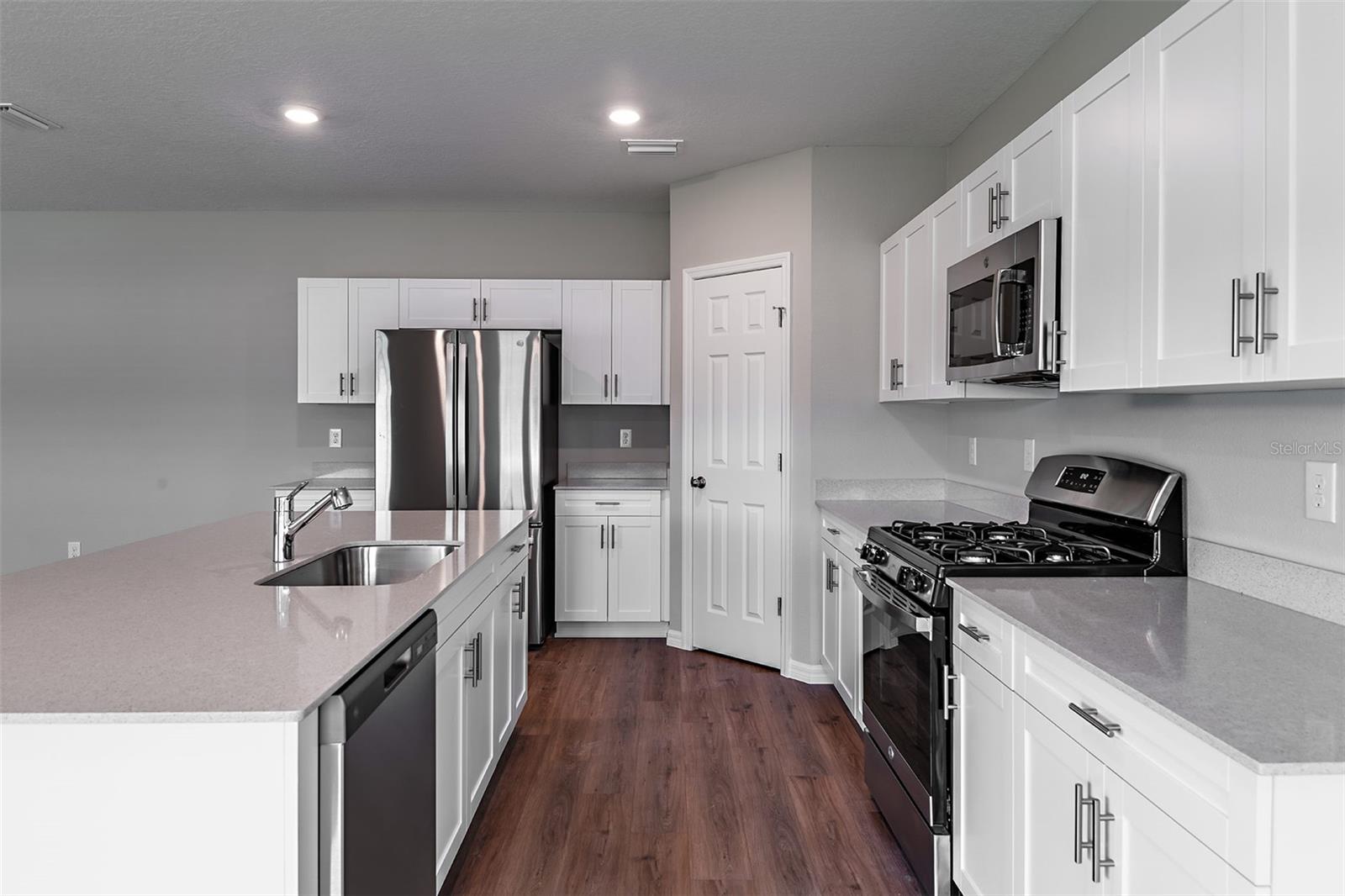 4731 ROLLING LAKE LN