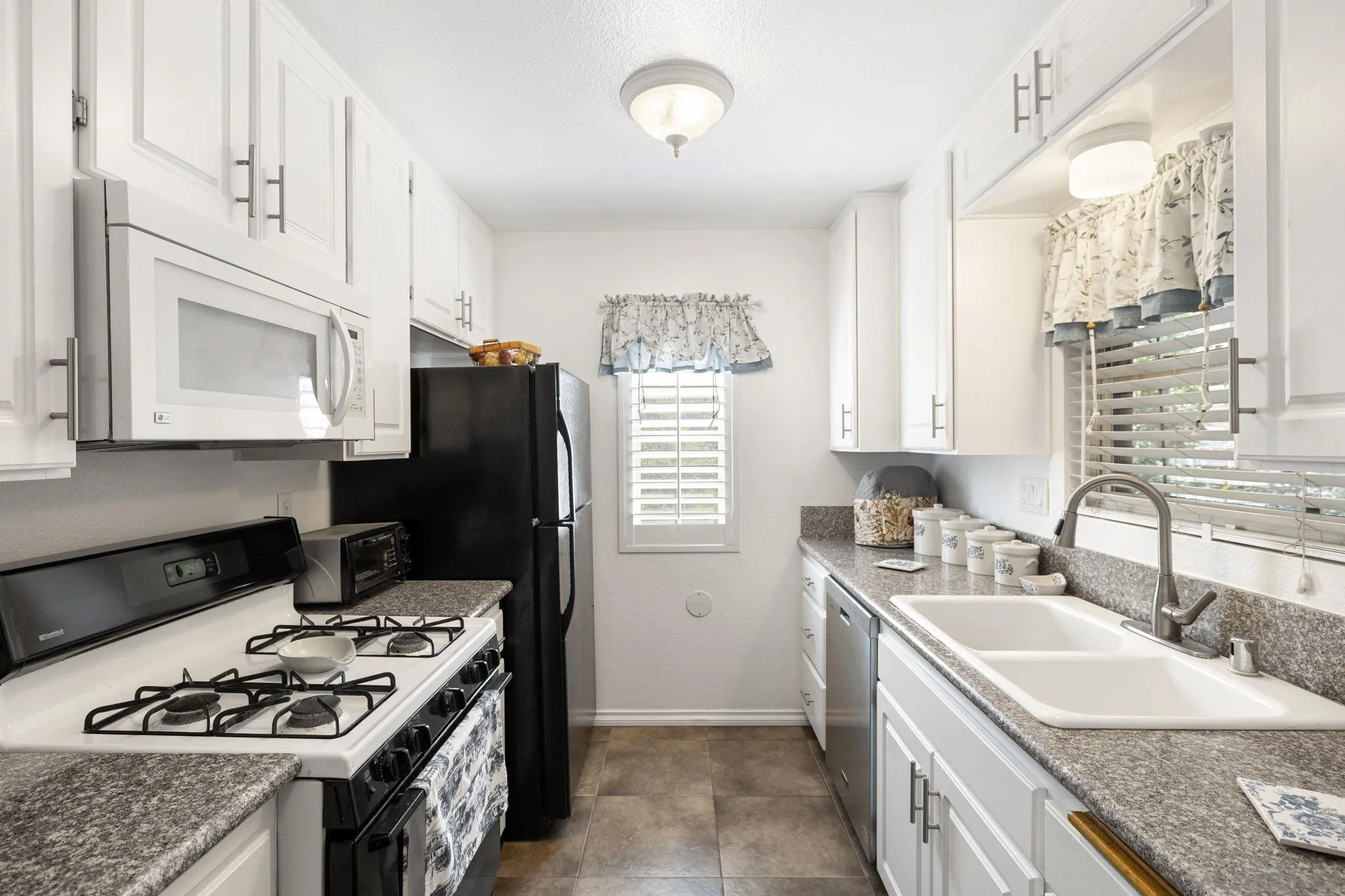 10309 Azuaga St Unit 37