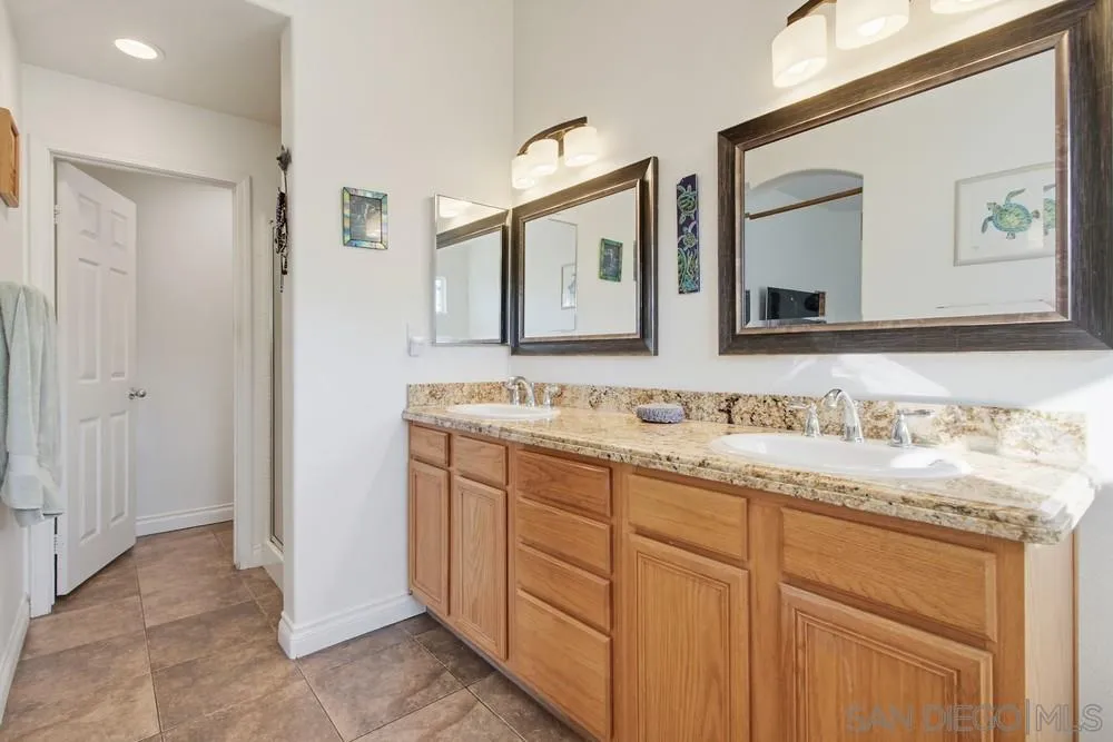 6377 Alexandri Cir
