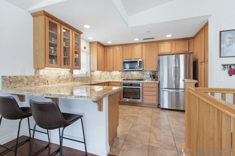6377 Alexandri Cir