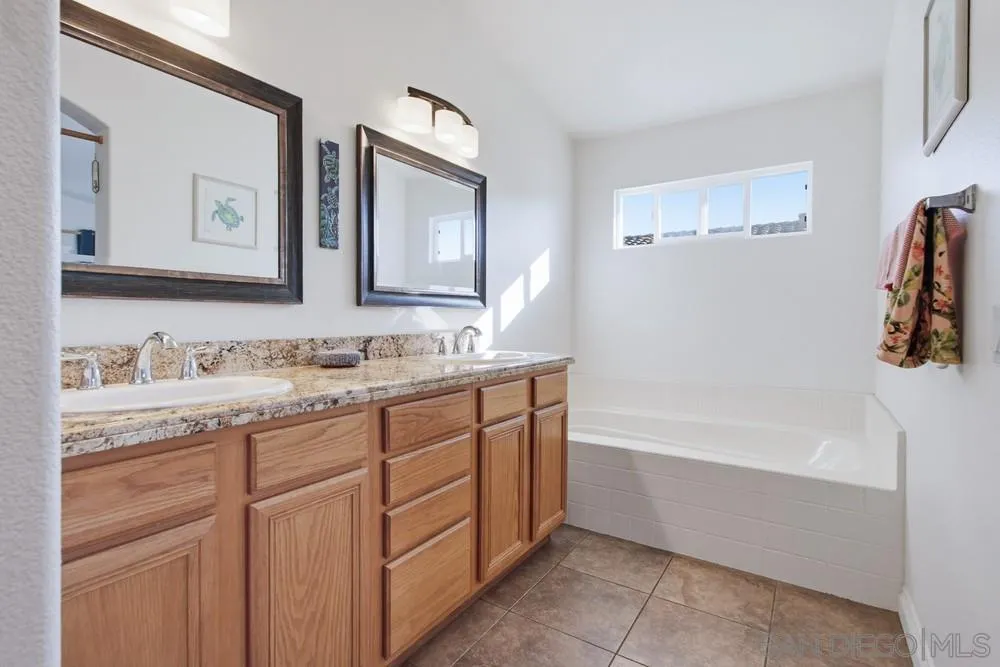 6377 Alexandri Cir