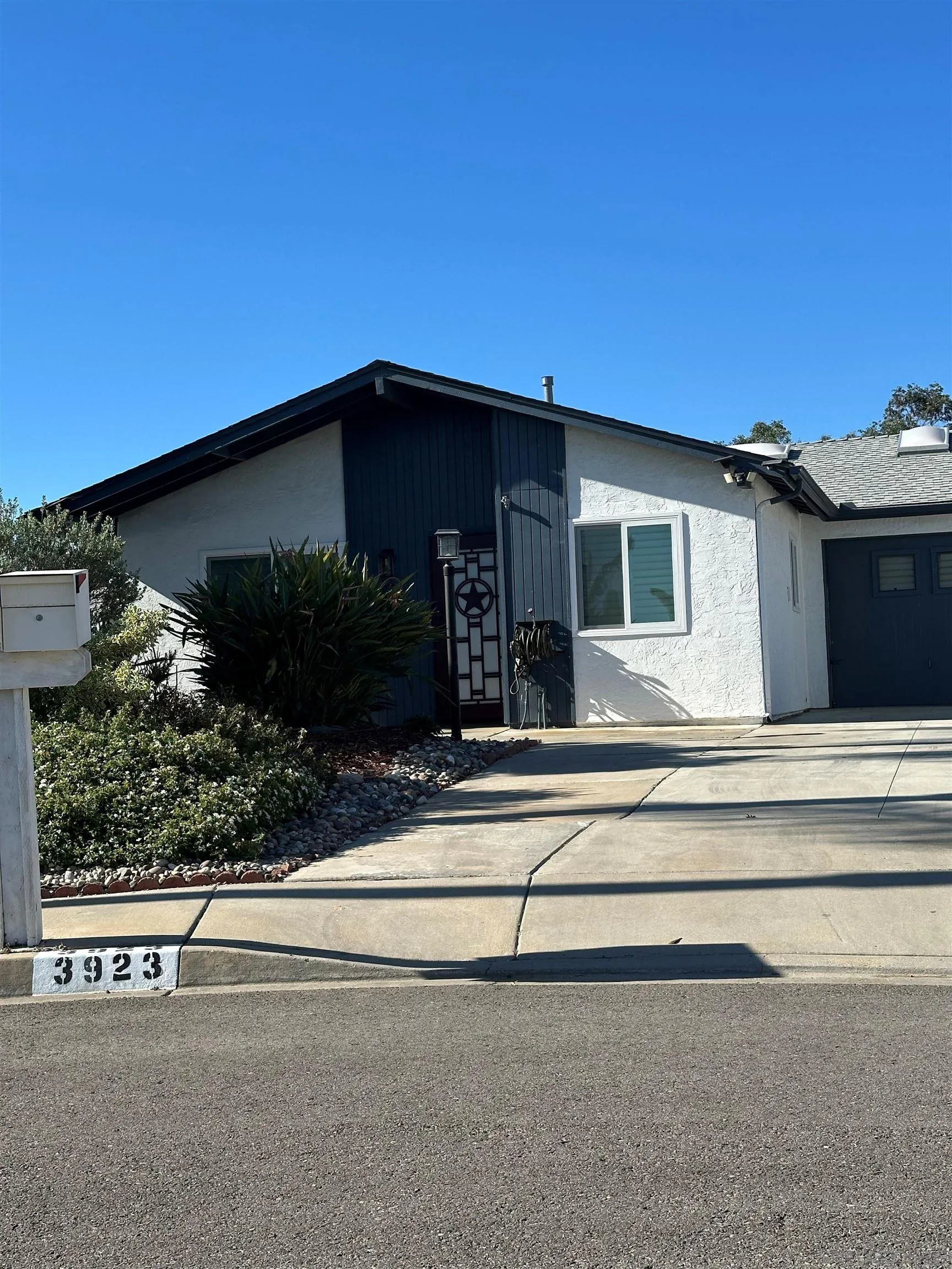 3923 San Pablo Ave