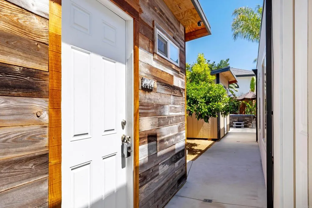 1601 Tucker Lane
