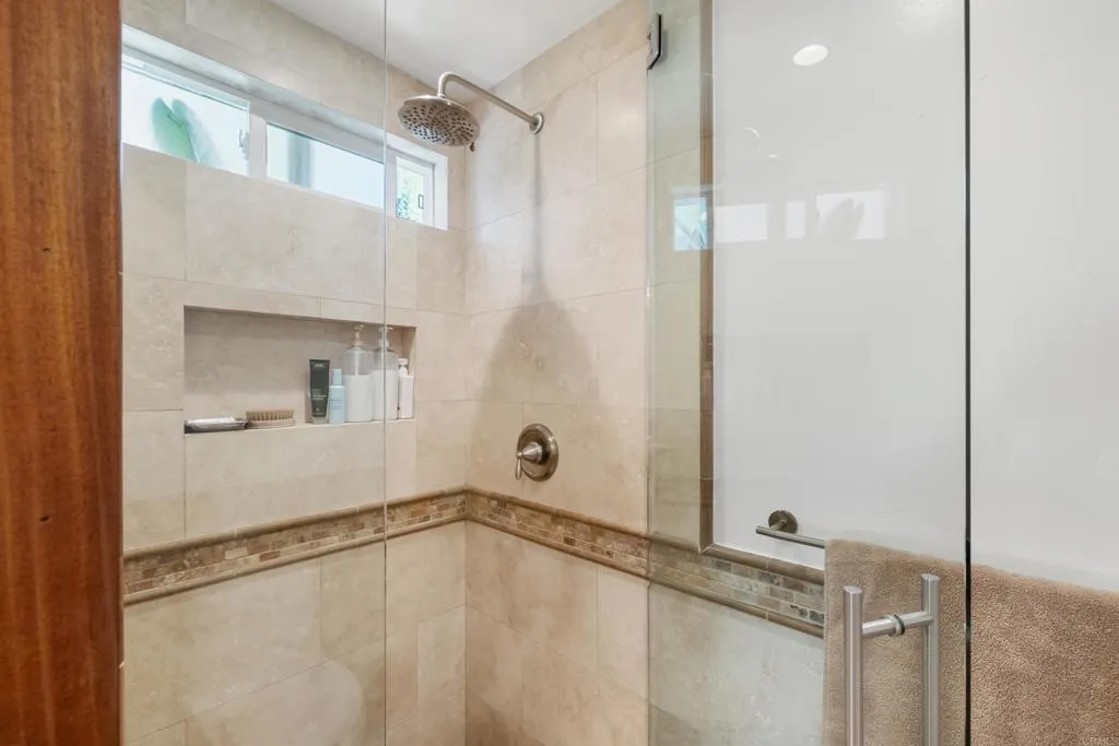 1601 Tucker Lane