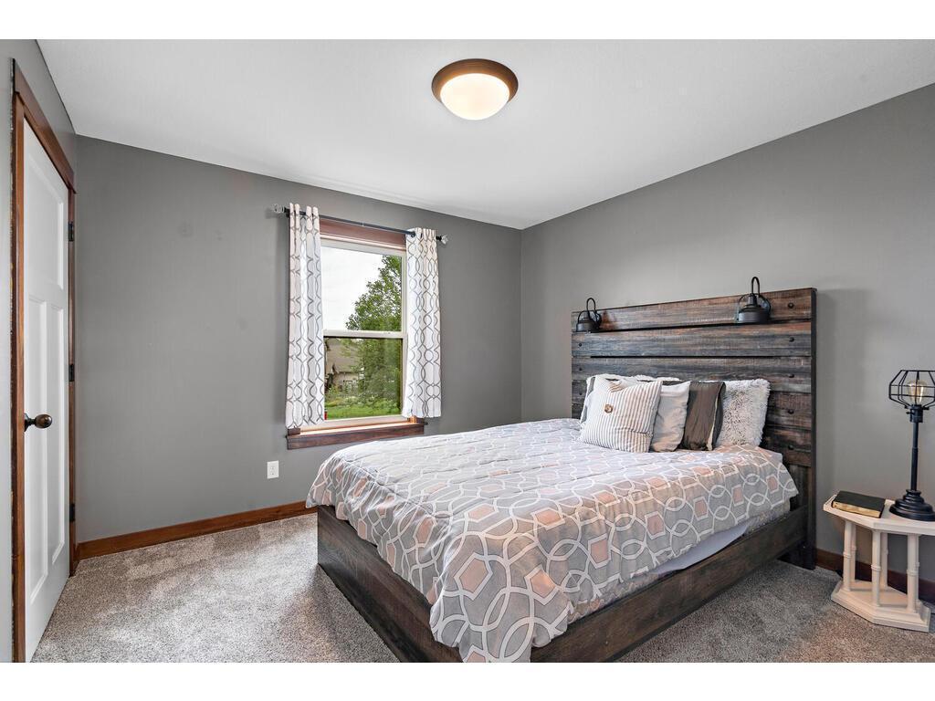 1153 162nd Avenue NW