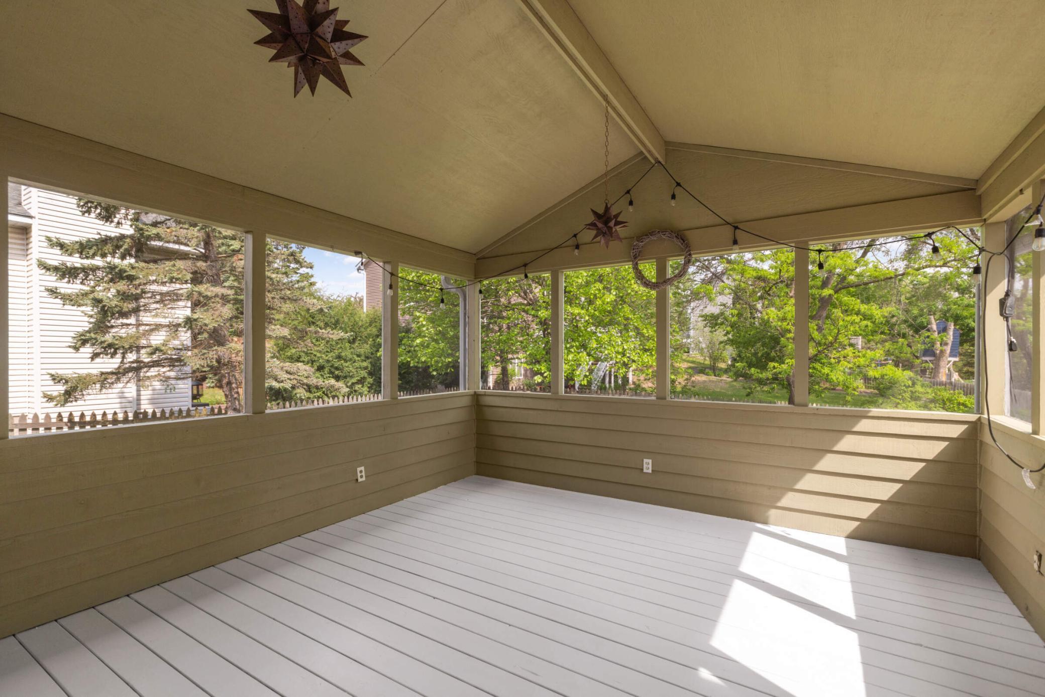 1392 Interlachen Circle