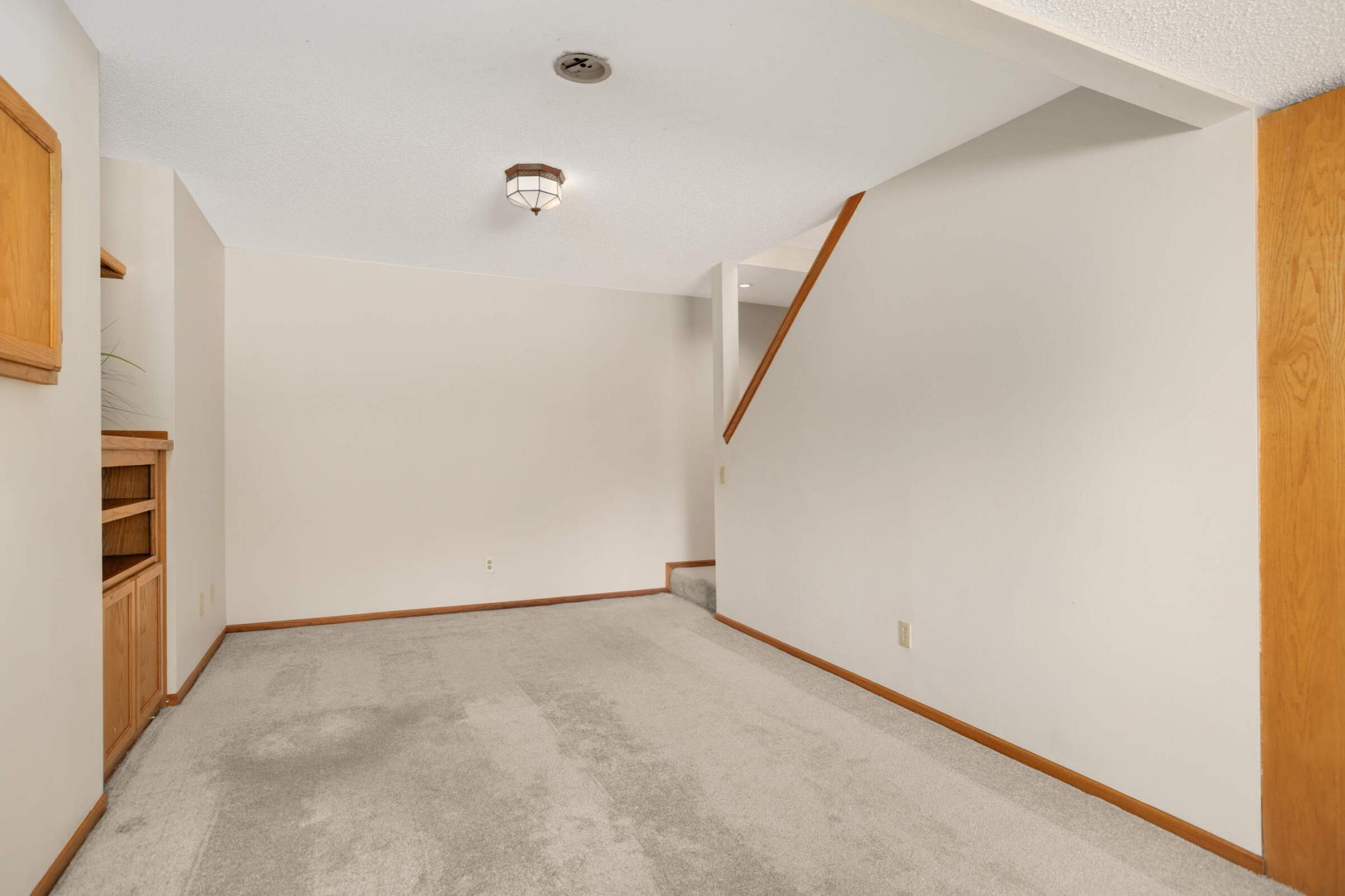 1392 Interlachen Circle