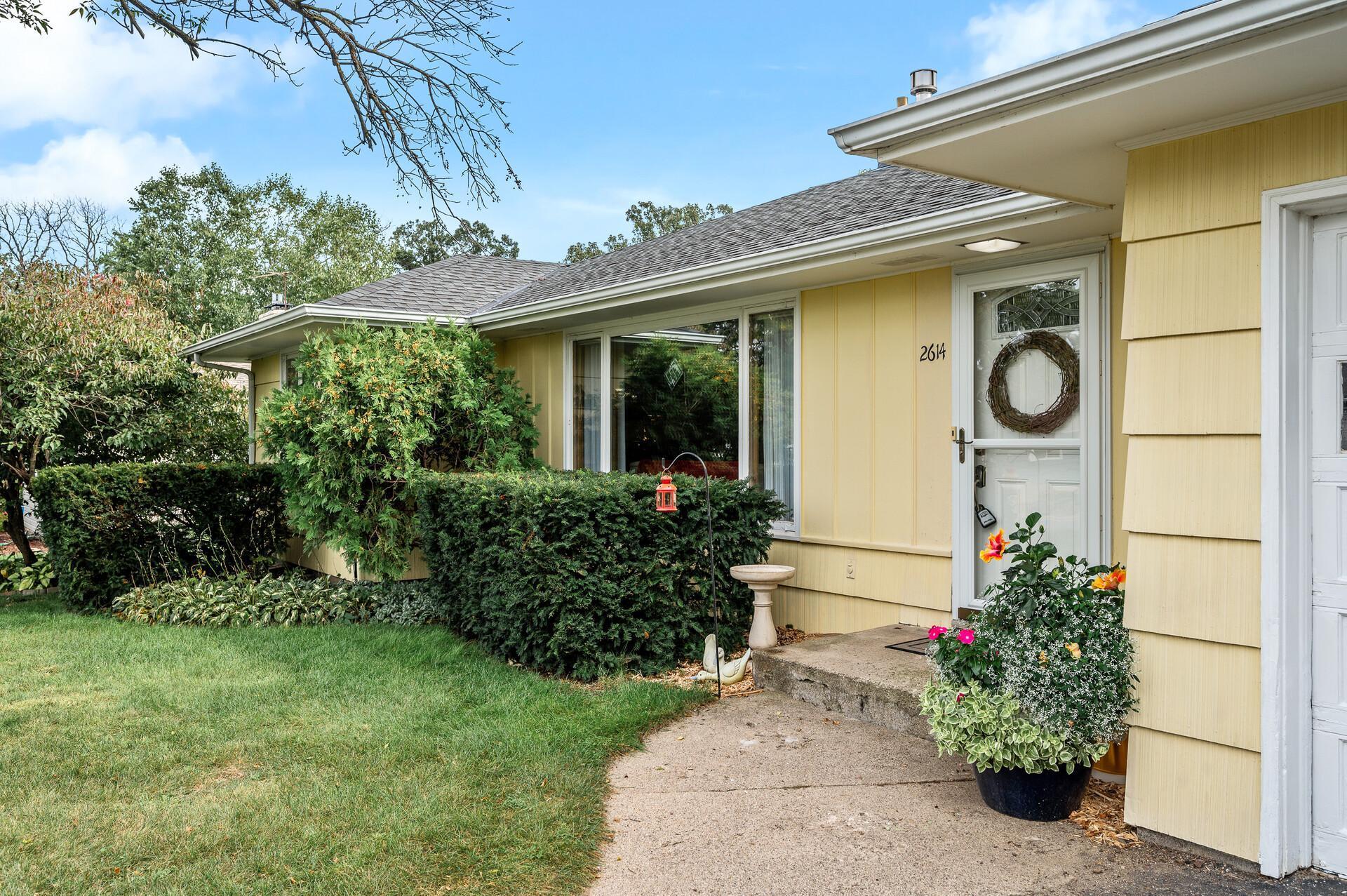 2614 Aquila Avenue S