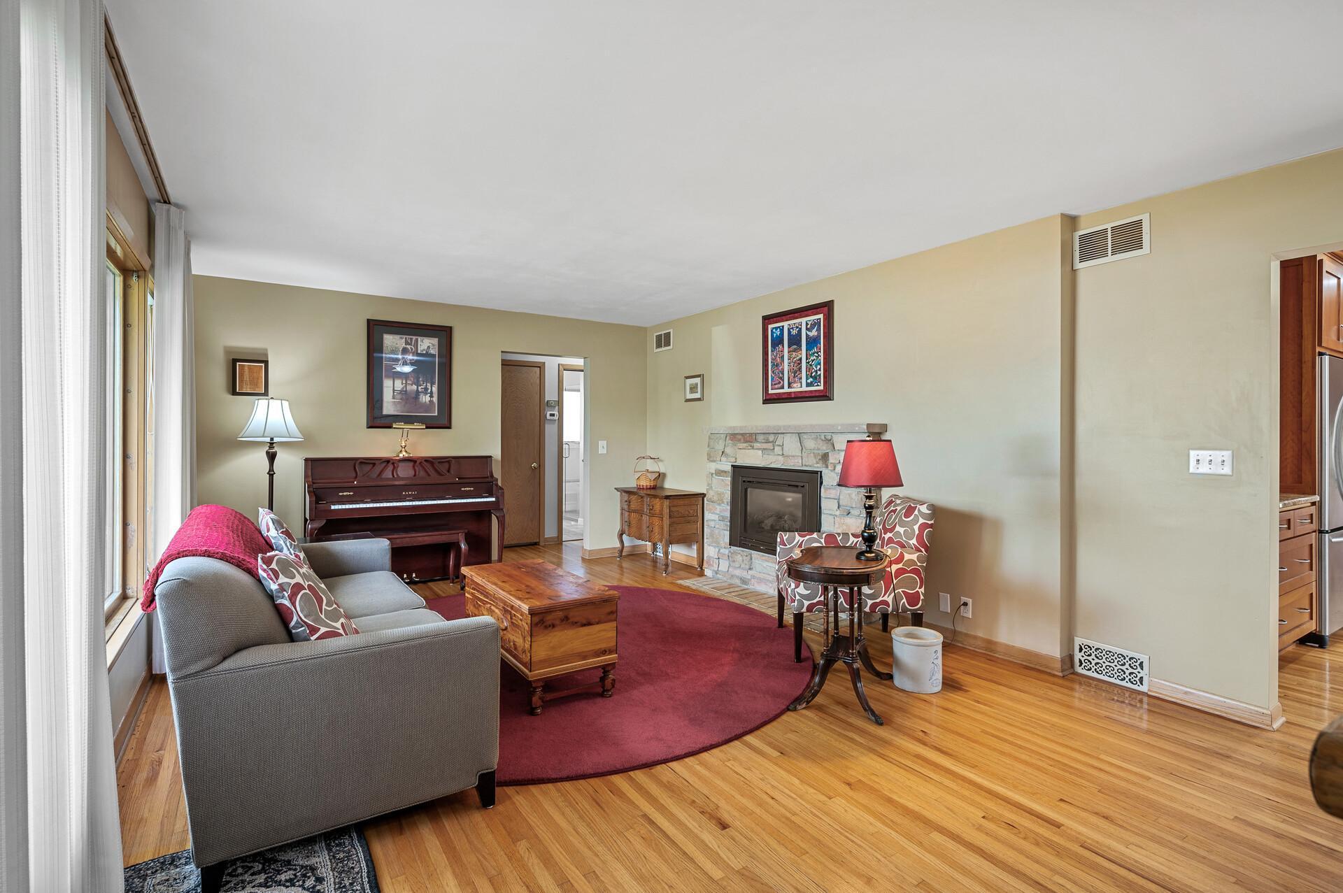 2614 Aquila Avenue S