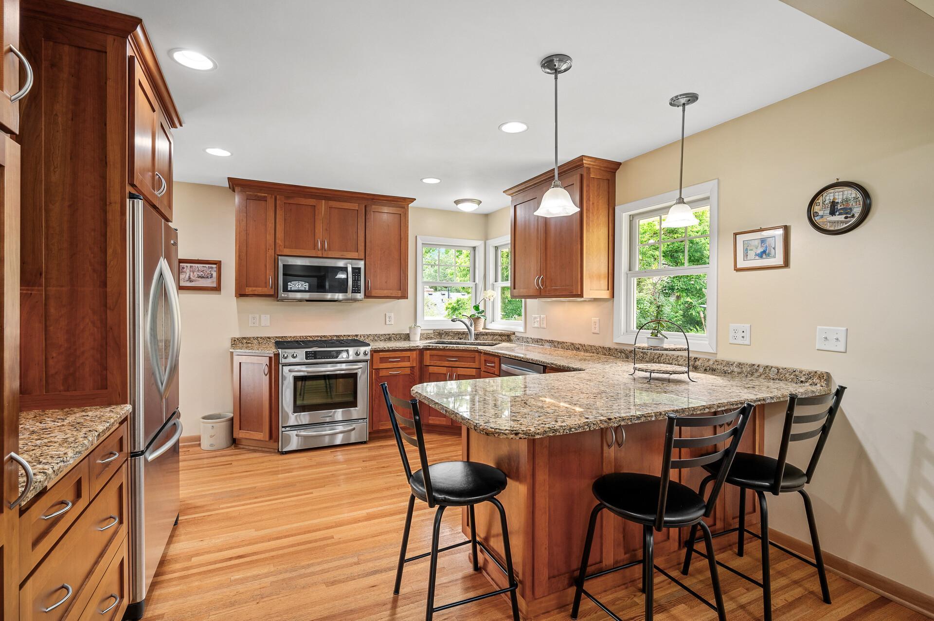 2614 Aquila Avenue S