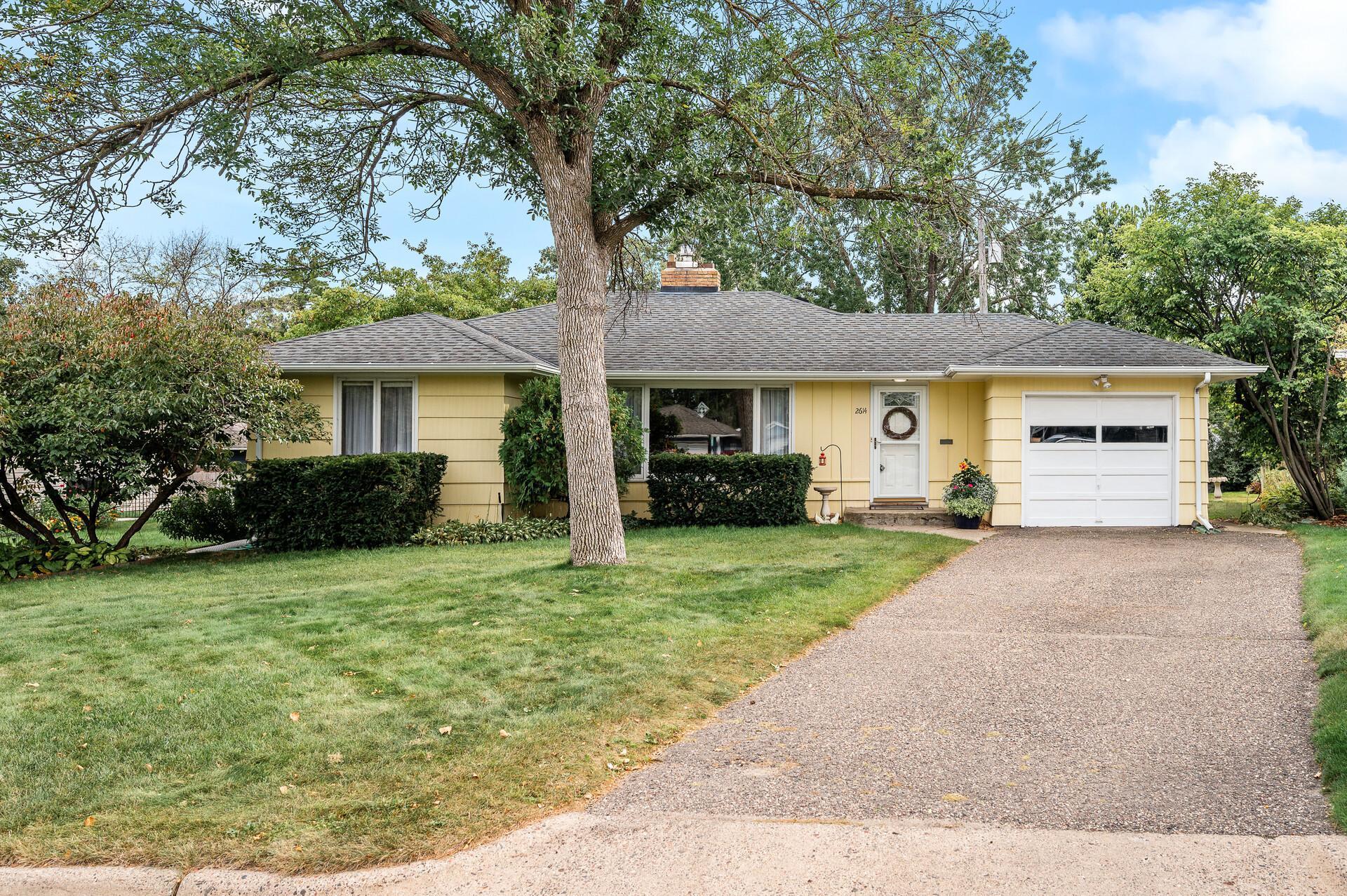 2614 Aquila Avenue S