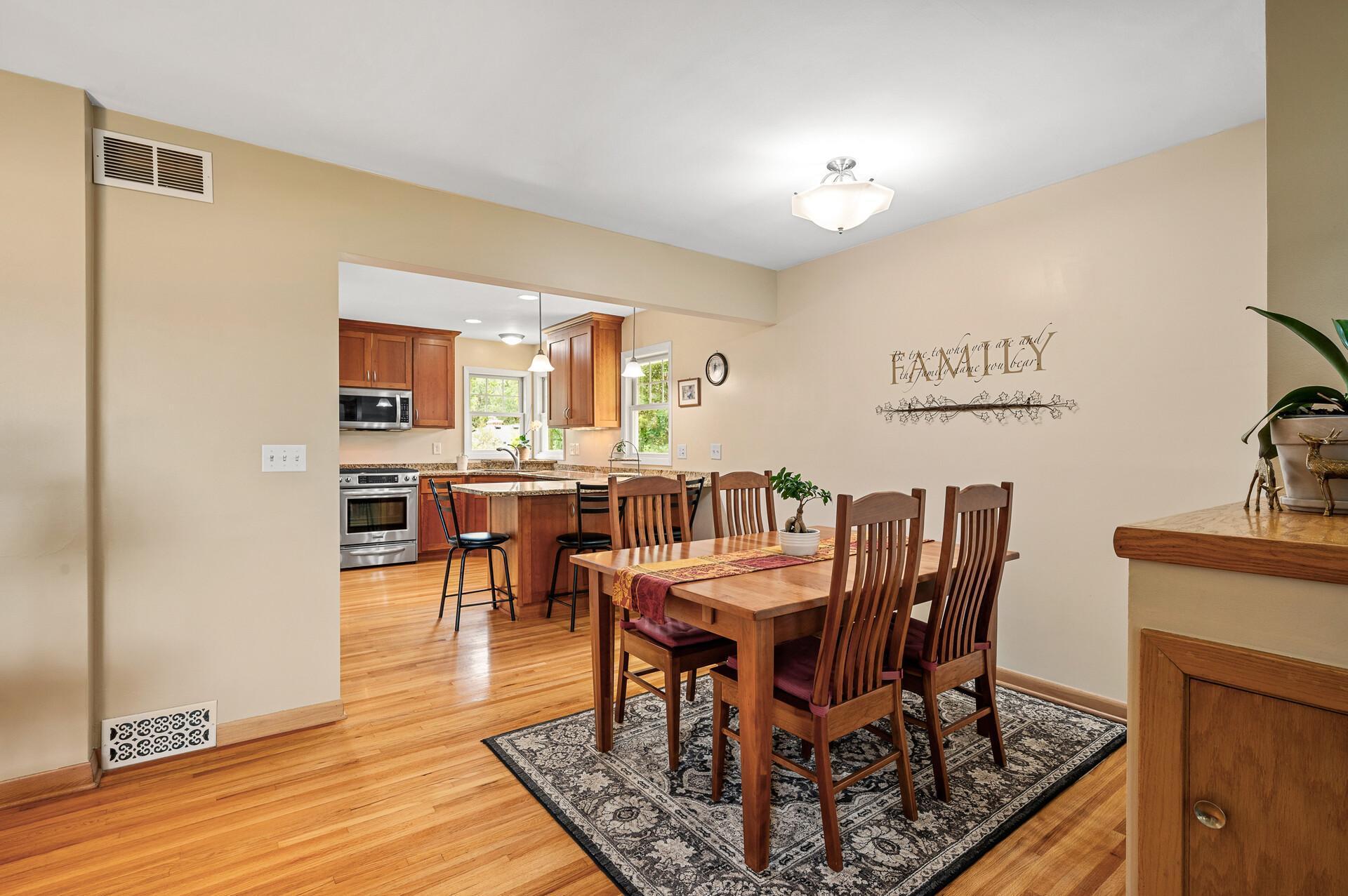 2614 Aquila Avenue S