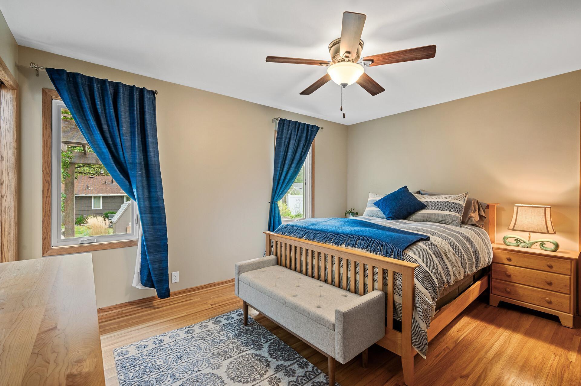 2614 Aquila Avenue S