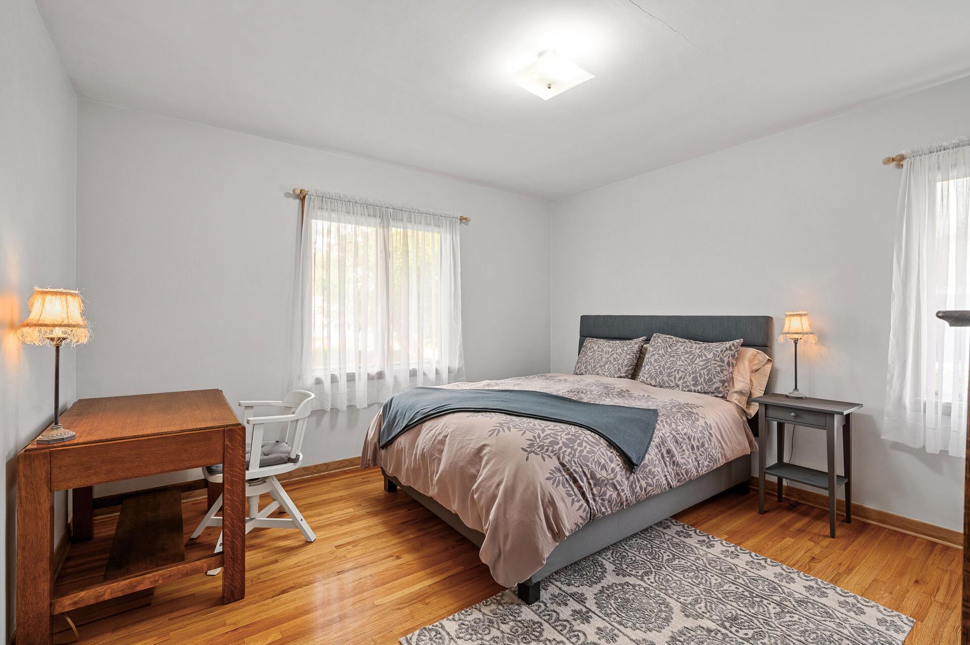 2614 Aquila Avenue S